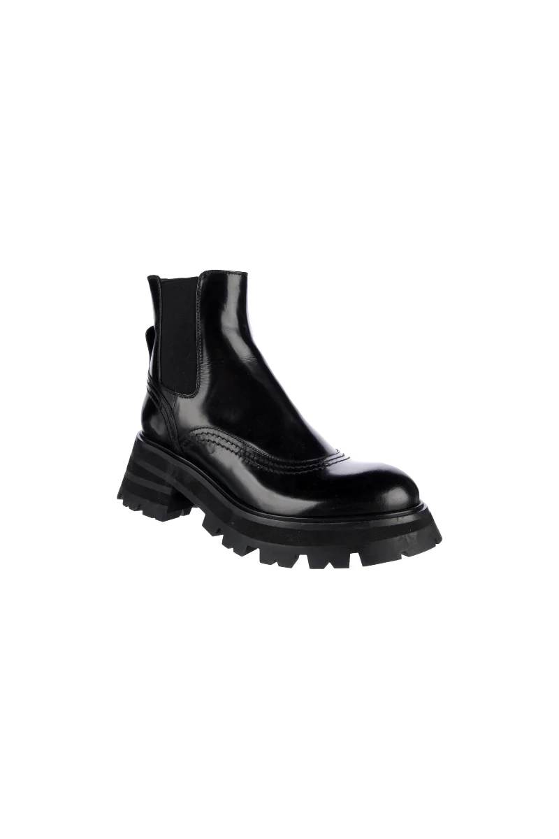 Alexander McQueen Chelsea Boots in Black Leather 676742 WHZ8L 1443