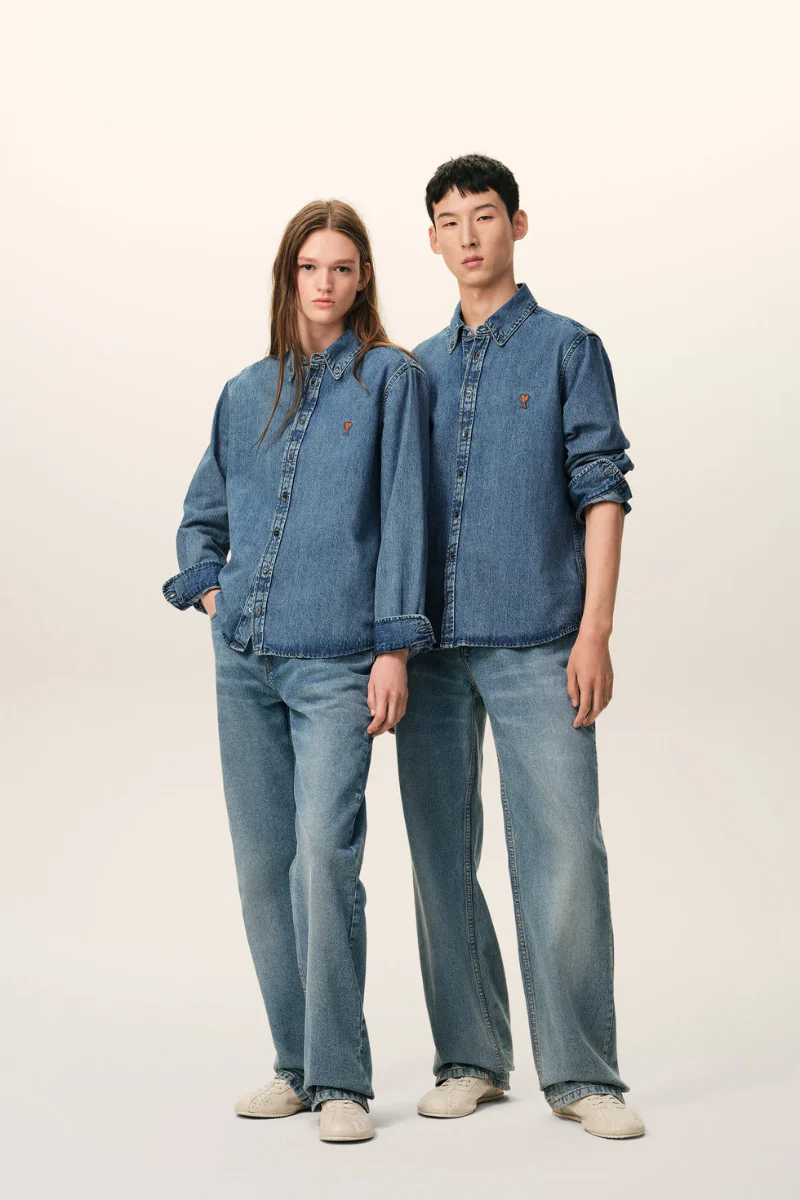 Ami Paris Button Down Shirt In Used Indigo Light Denim Blue - Image 4
