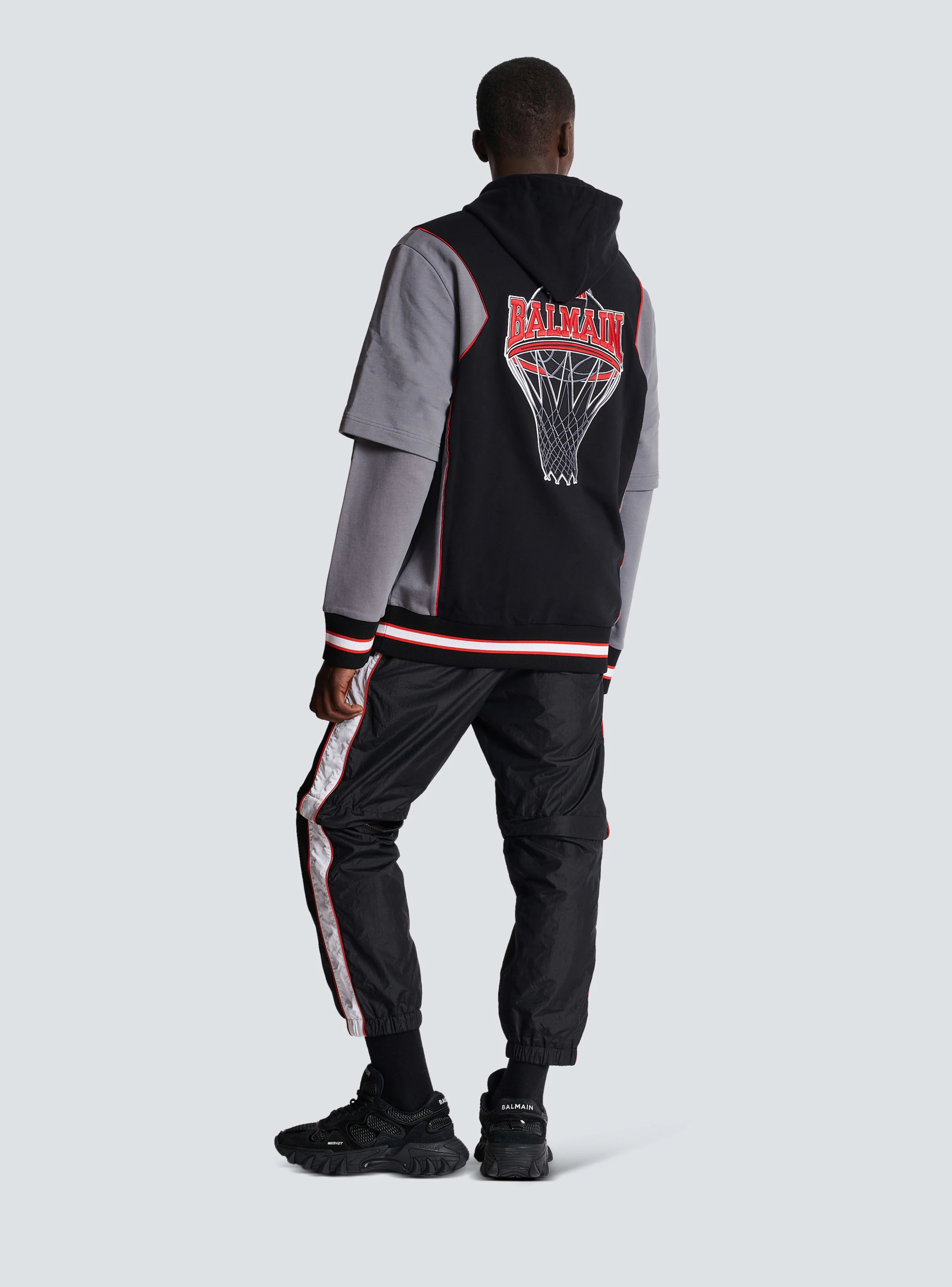 BALMAIN MEN'S BLACK GREY OVERSIZED HOODIE WITH STRIPES - Image 4