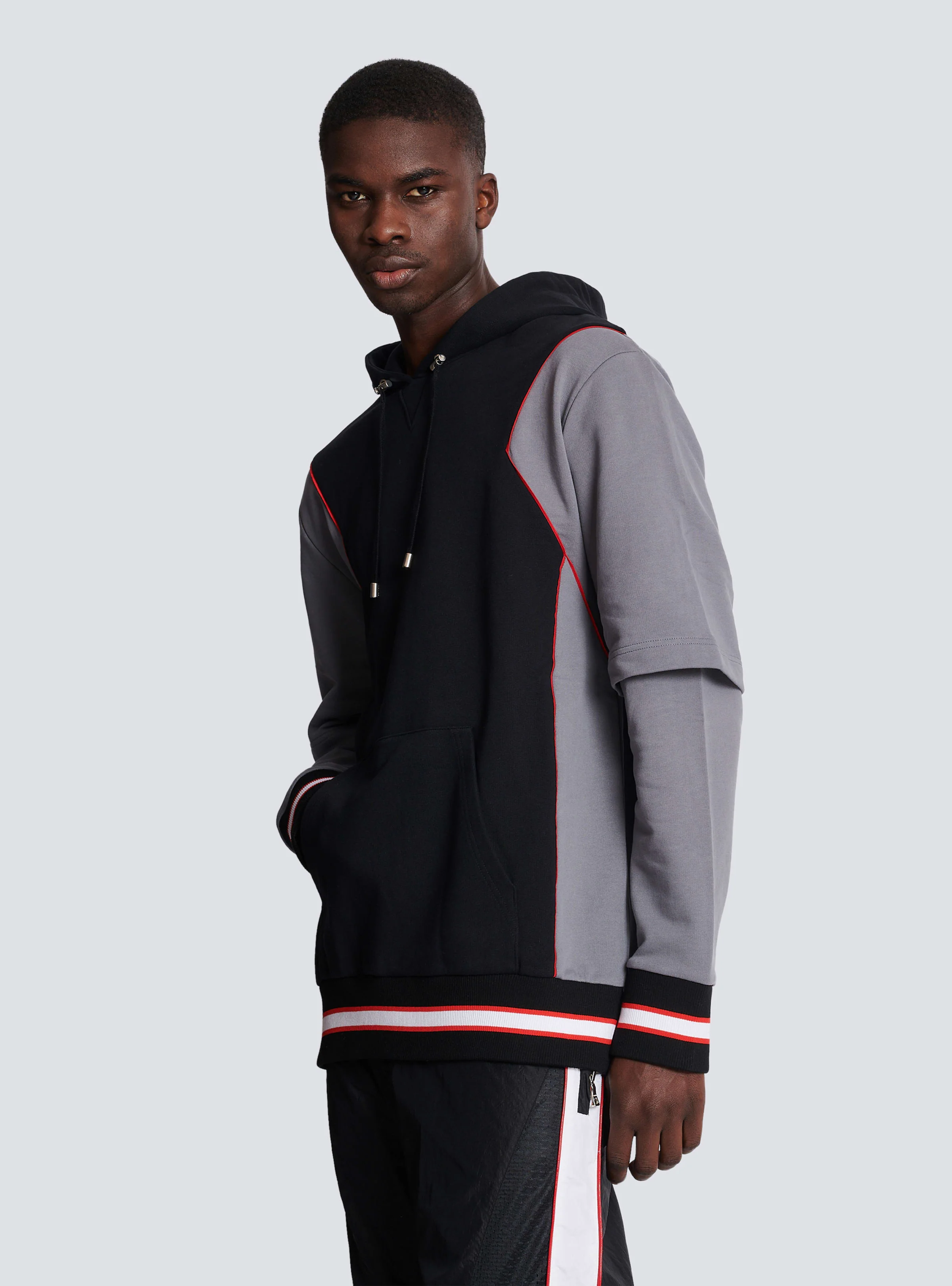 BALMAIN MEN'S BLACK GREY OVERSIZED HOODIE WITH STRIPES - Image 5