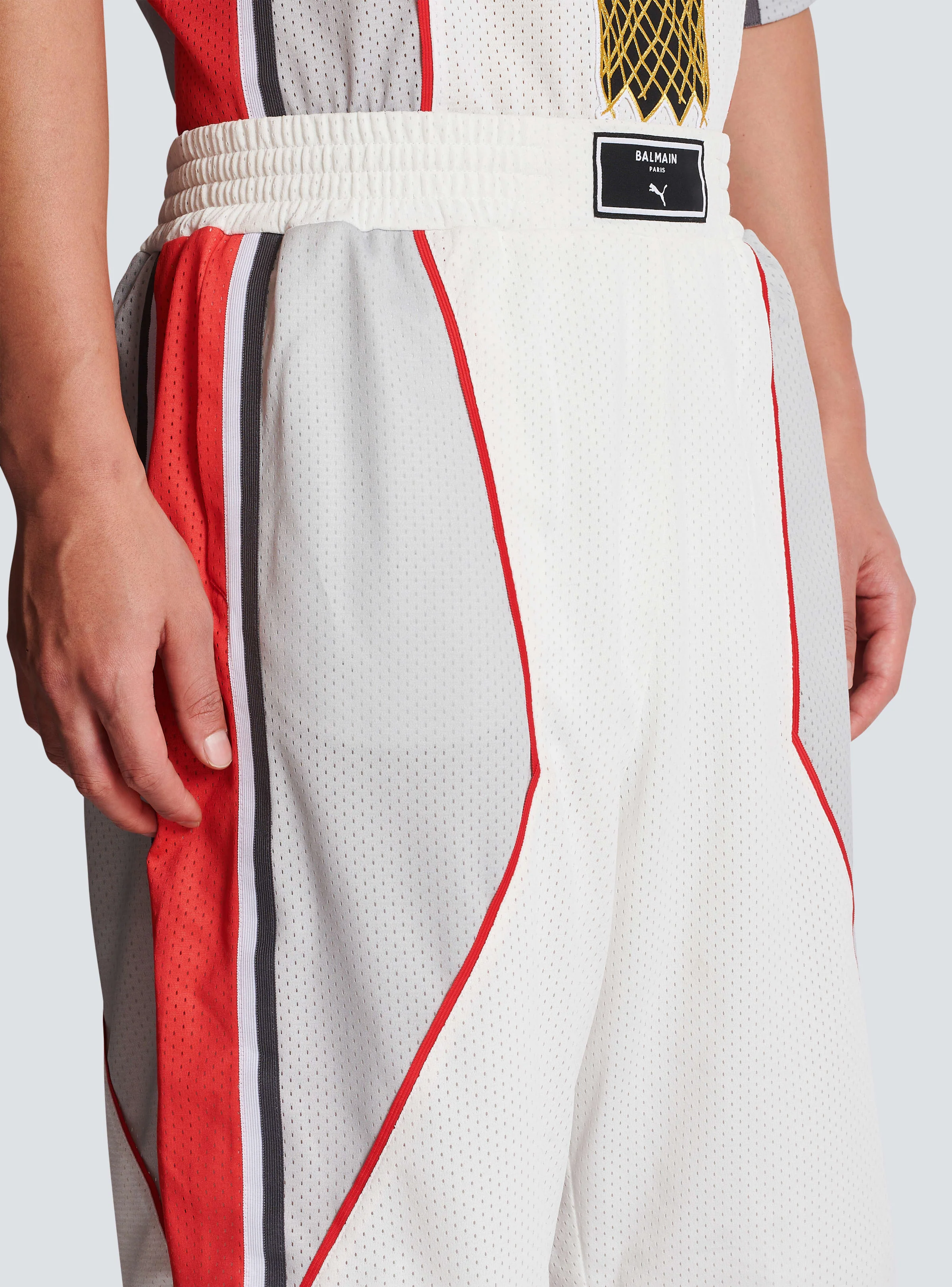 BALMAIN MEN'S WHITE GREY BOXY SPORTS SHORTS - Image 5