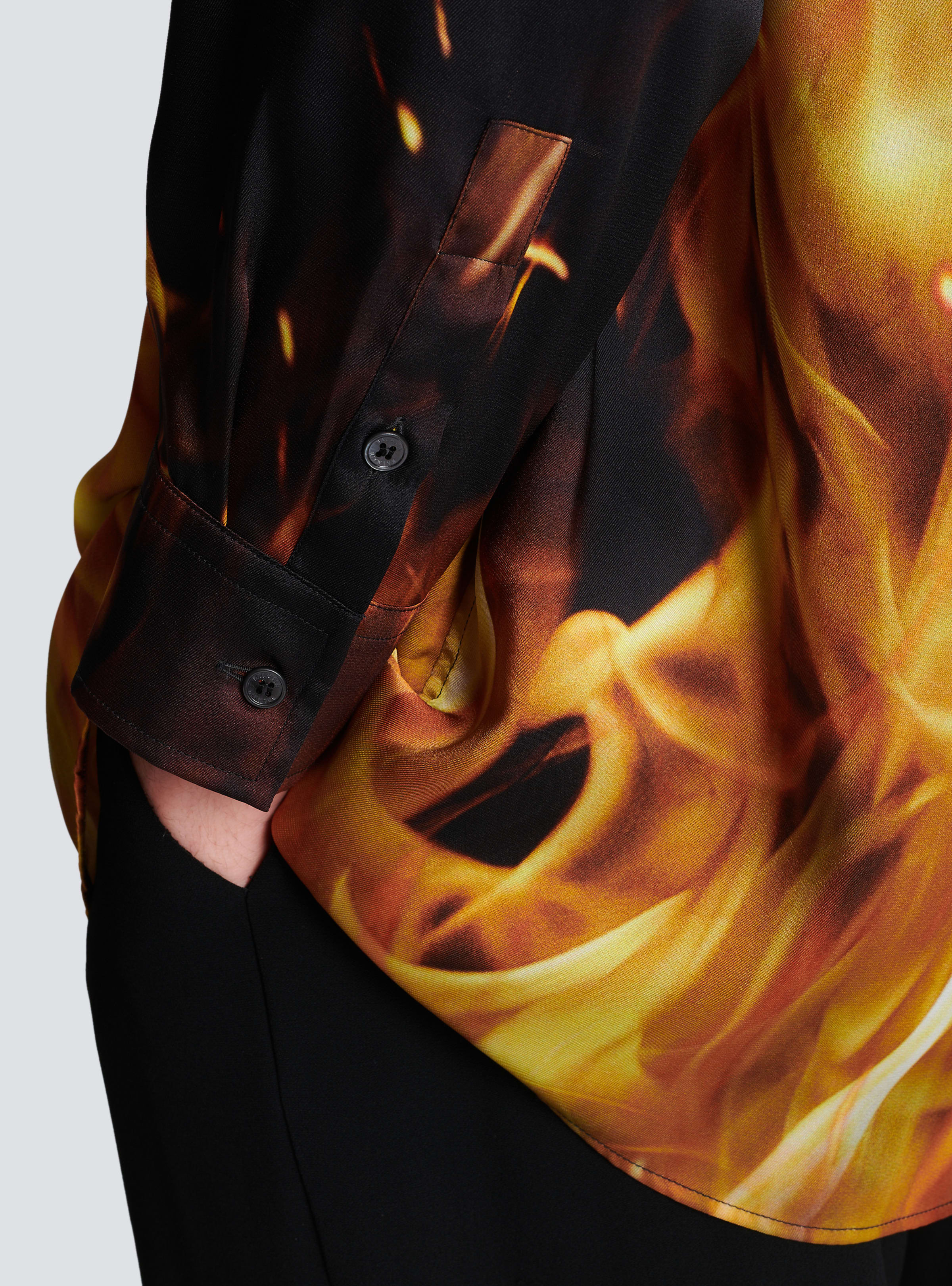 BALMAIN MEN'S BLACK YELLOW FIRE PRINT COLLARLESS SHIRT - Image 7