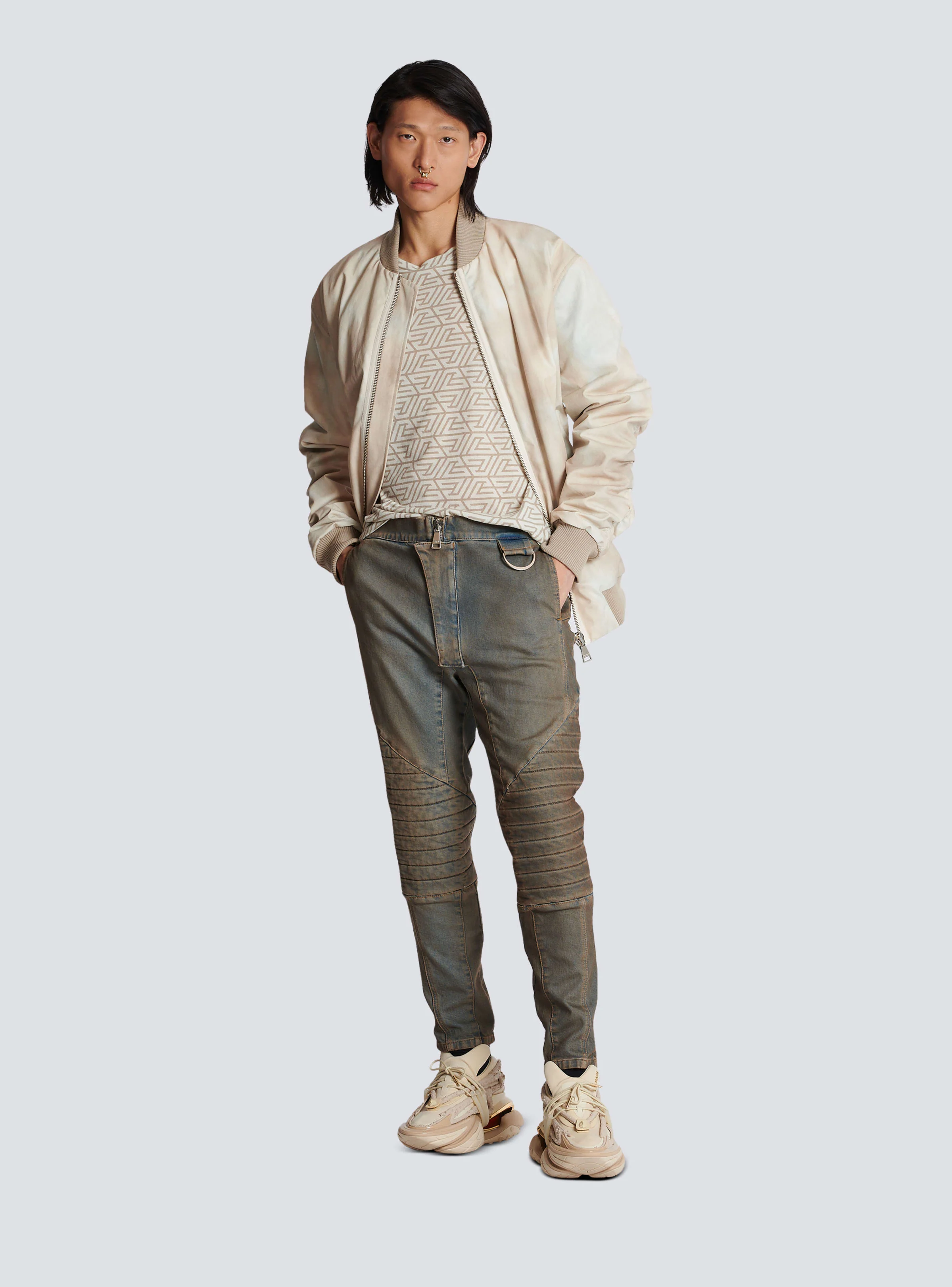 BALMAIN MEN'S DIRTY BLUE DENIM TAPERED PANTS WITH KNEE PADS - Image 2