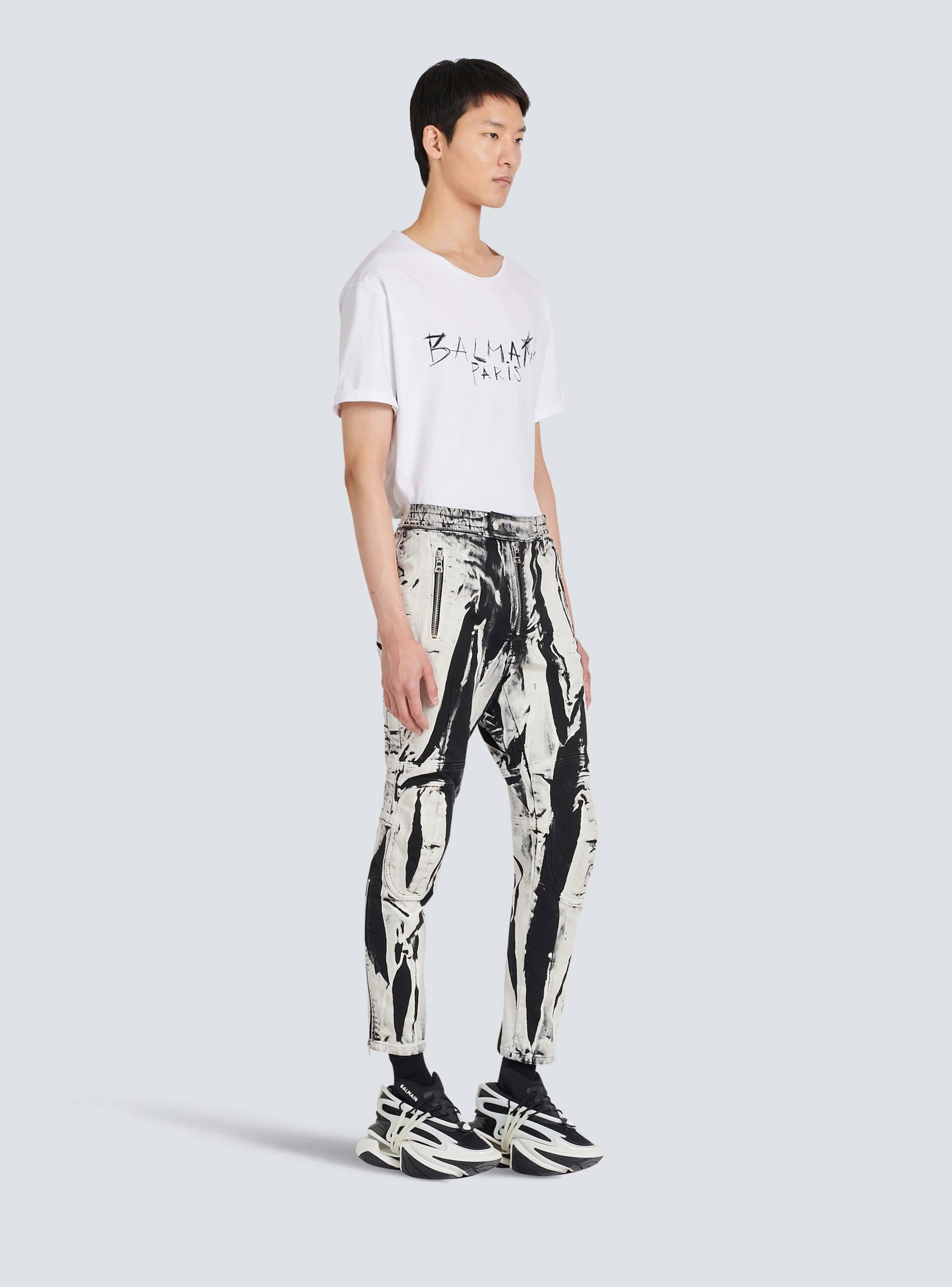 BALMAIN MEN'S KNEE-PADS B&W PRINTED RIDER JEANS NWT - Image 3