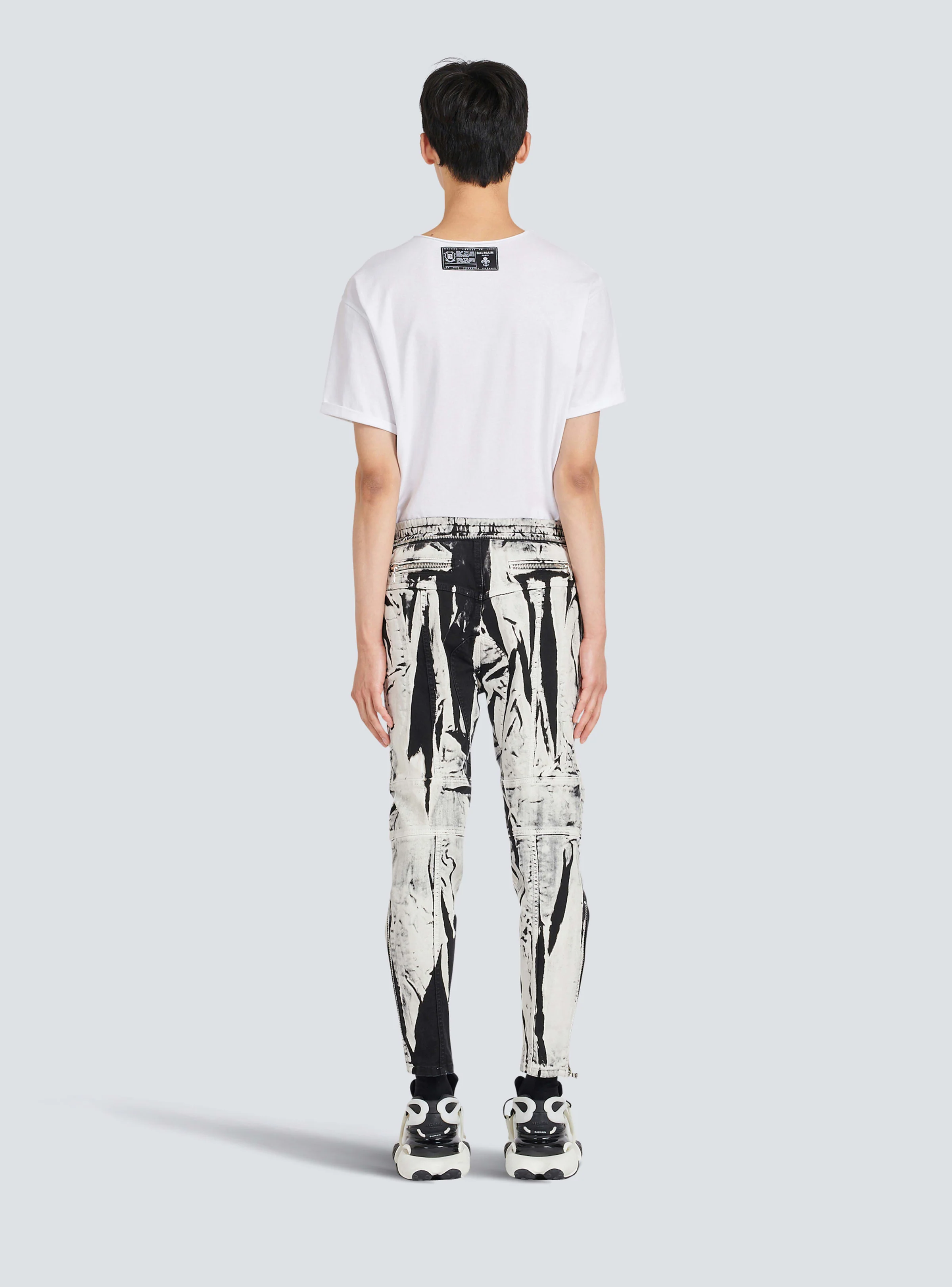 BALMAIN MEN'S KNEE-PADS B&W PRINTED RIDER JEANS NWT - Image 4