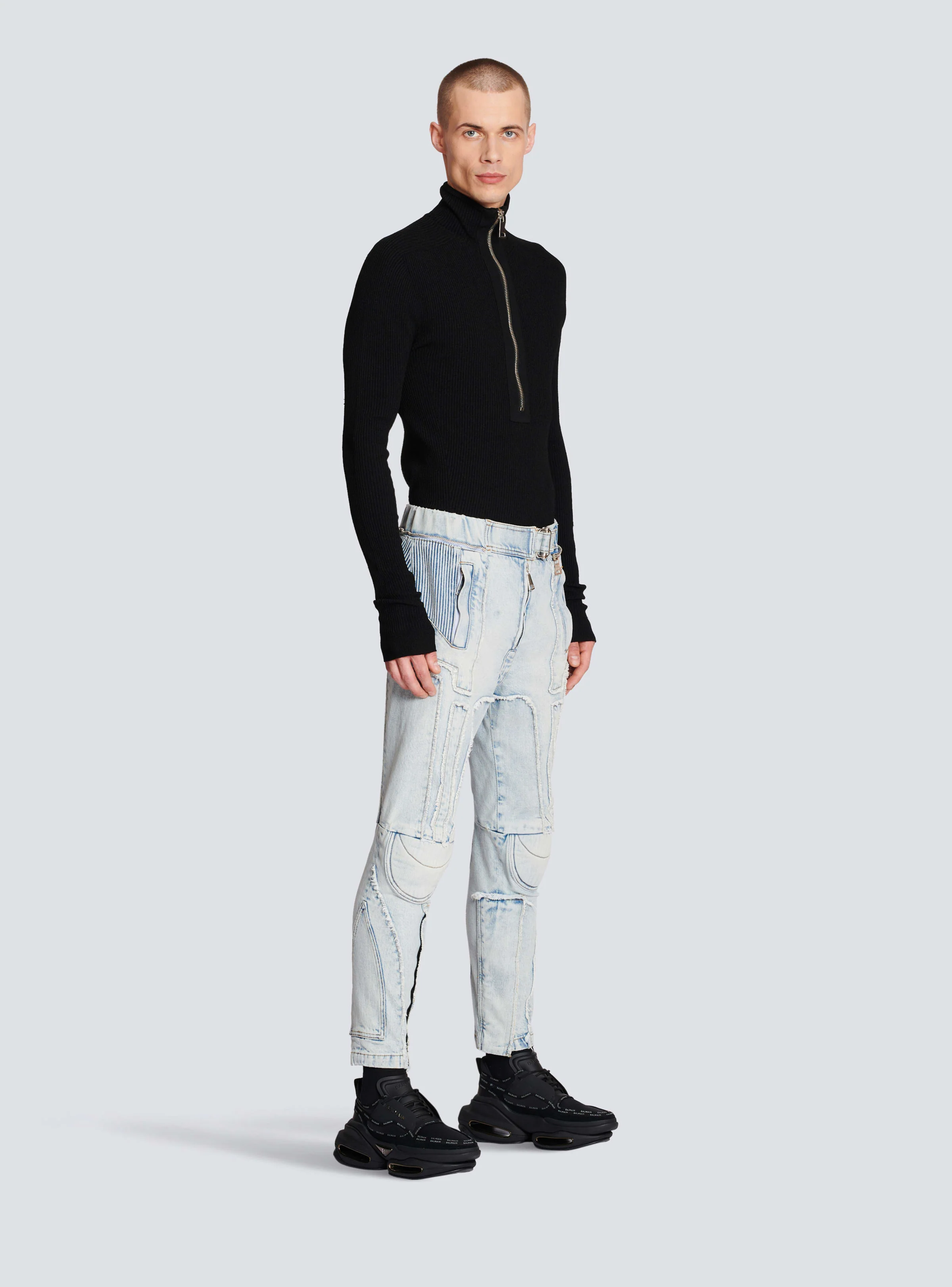 BALMAIN MEN'S LIGHT BLUE TAPERED DENIM PANTS - Image 3