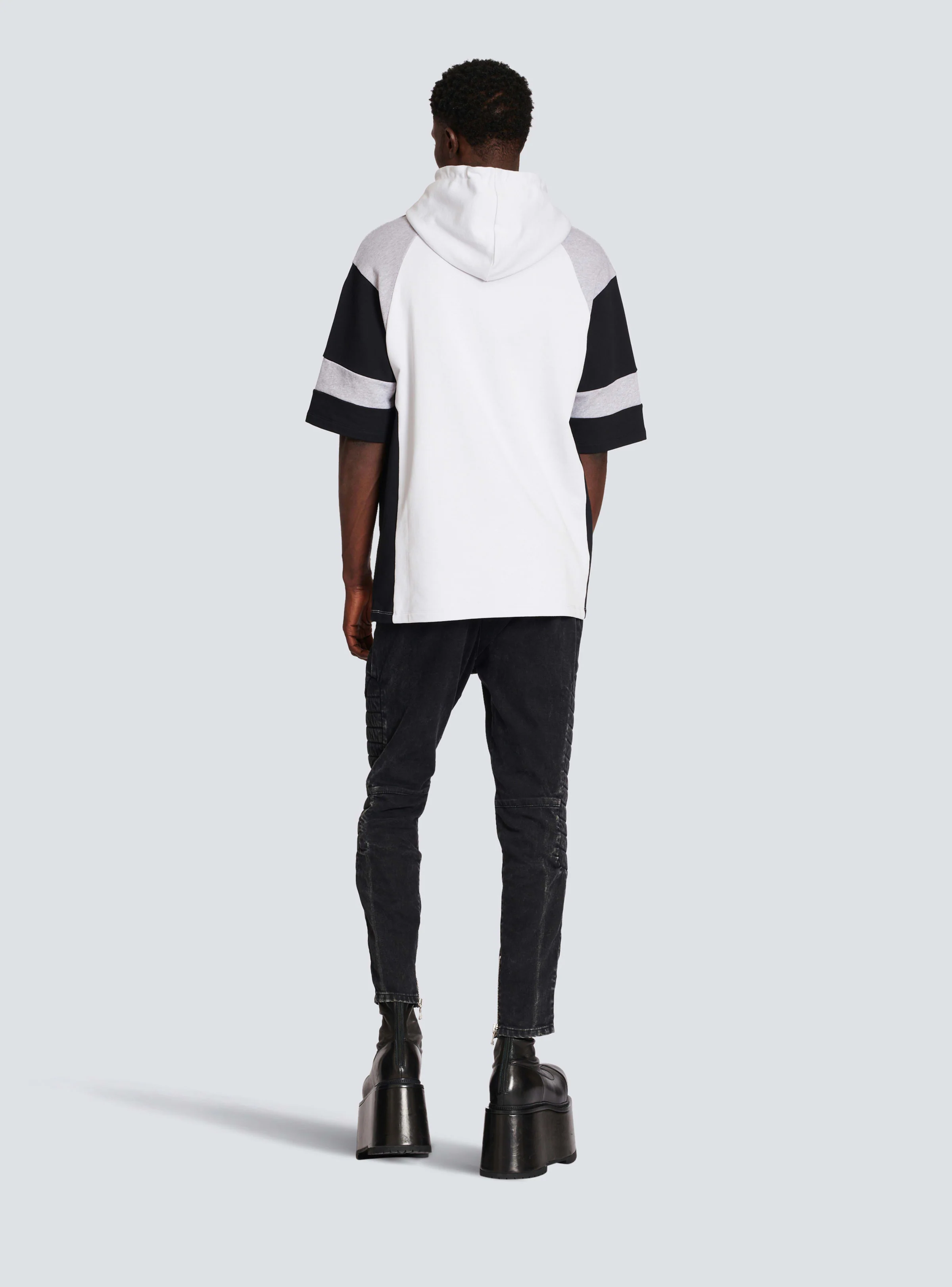 BALMAIN MEN'S LIGHT BLUE BLACK OVERSIZED HOODIE - Image 4