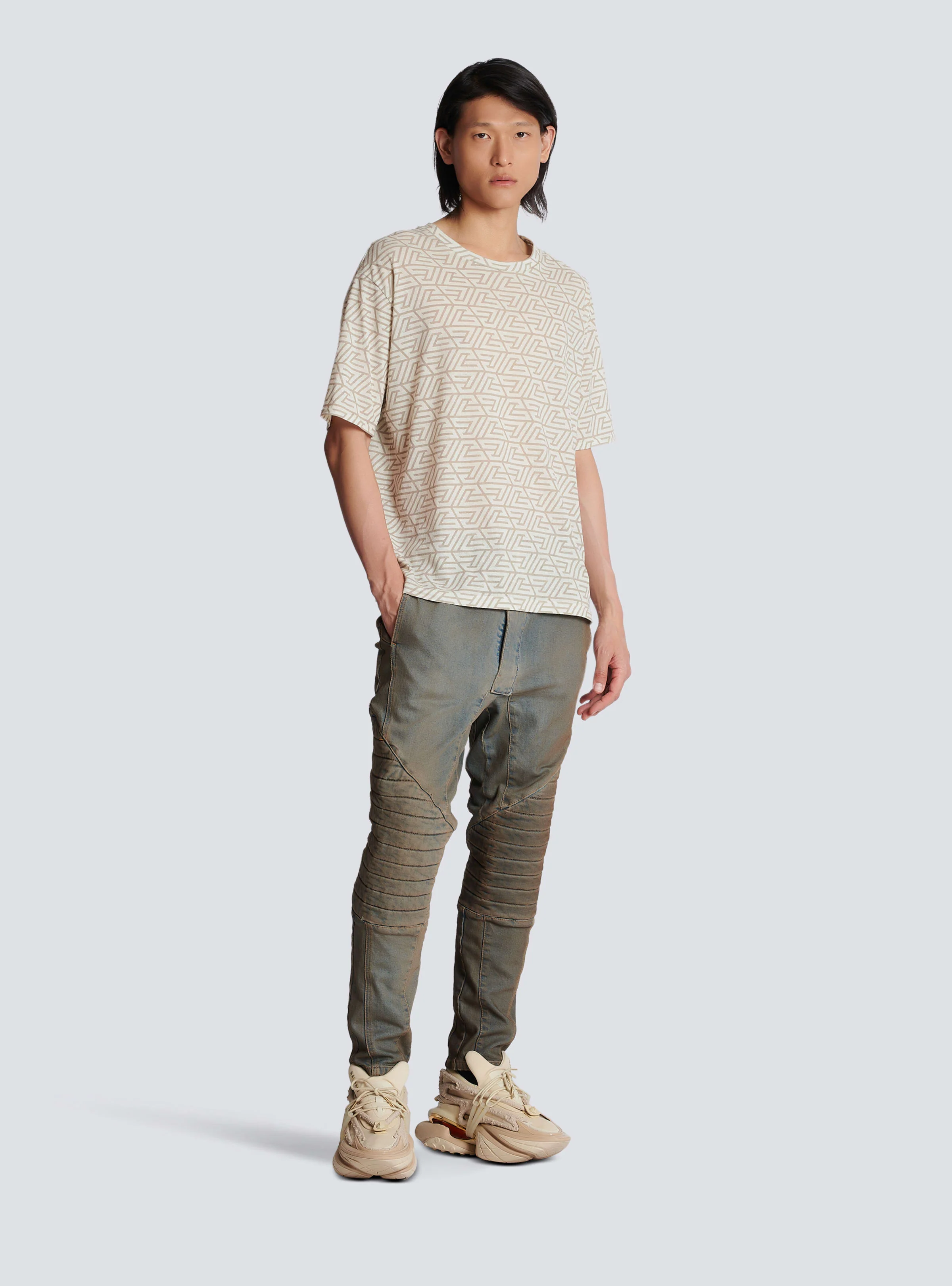 BALMAIN MEN'S PYRAMID MONOGRAM T-SHIRT- BULKY FIT NWT - Image 3