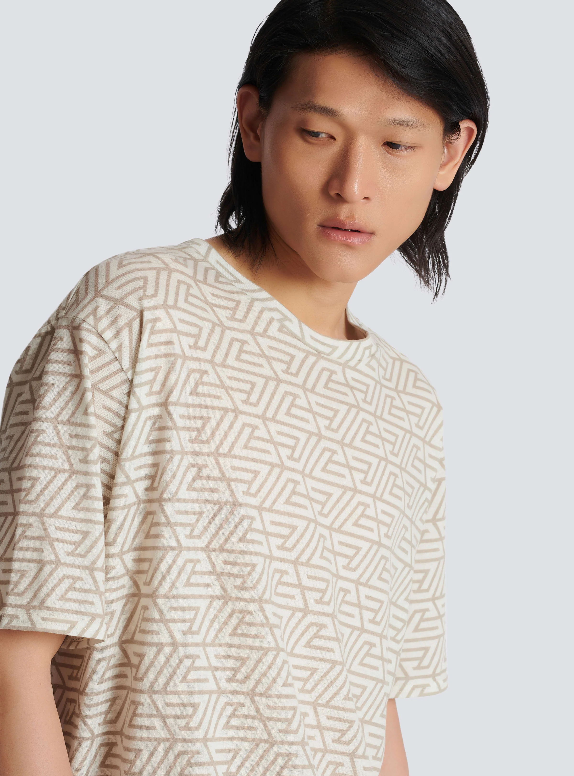 BALMAIN MEN'S PYRAMID MONOGRAM T-SHIRT- BULKY FIT NWT - Image 5