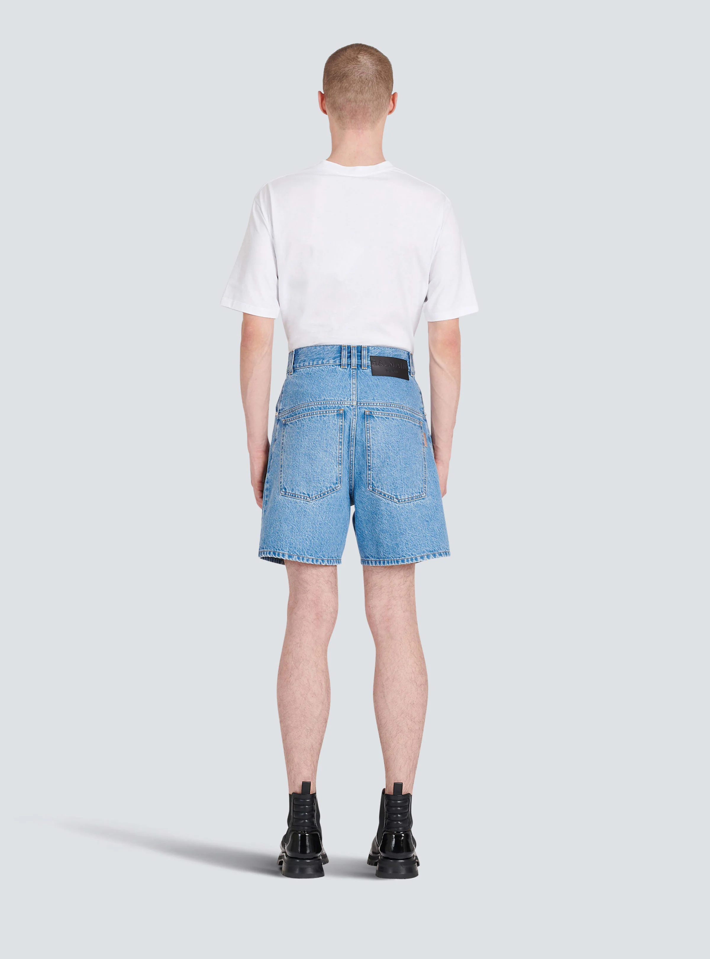 BALMAIN MEN'S SHORT DENIM LARGE NWT - Image 4
