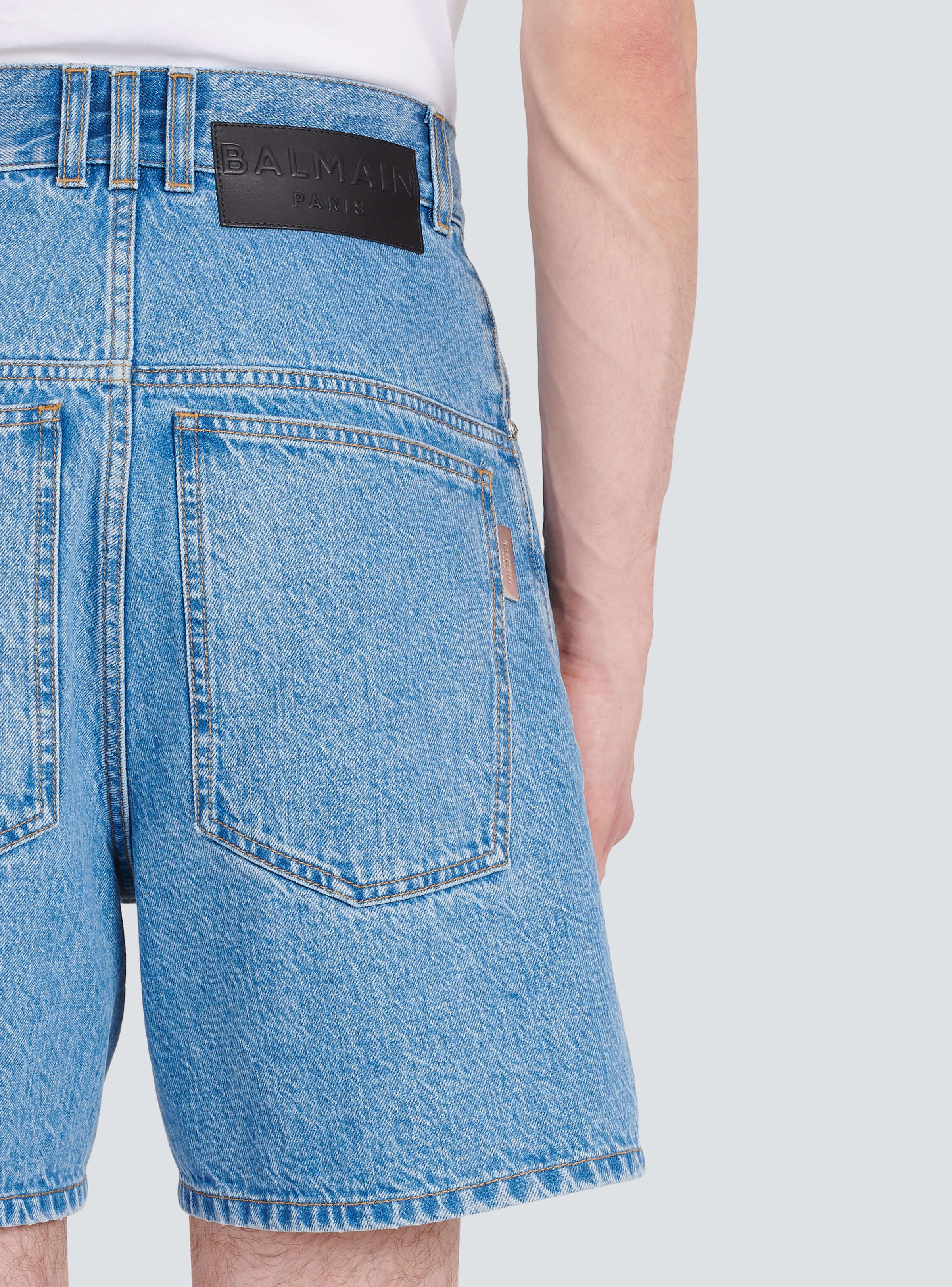 BALMAIN MEN'S SHORT DENIM LARGE NWT - Image 7
