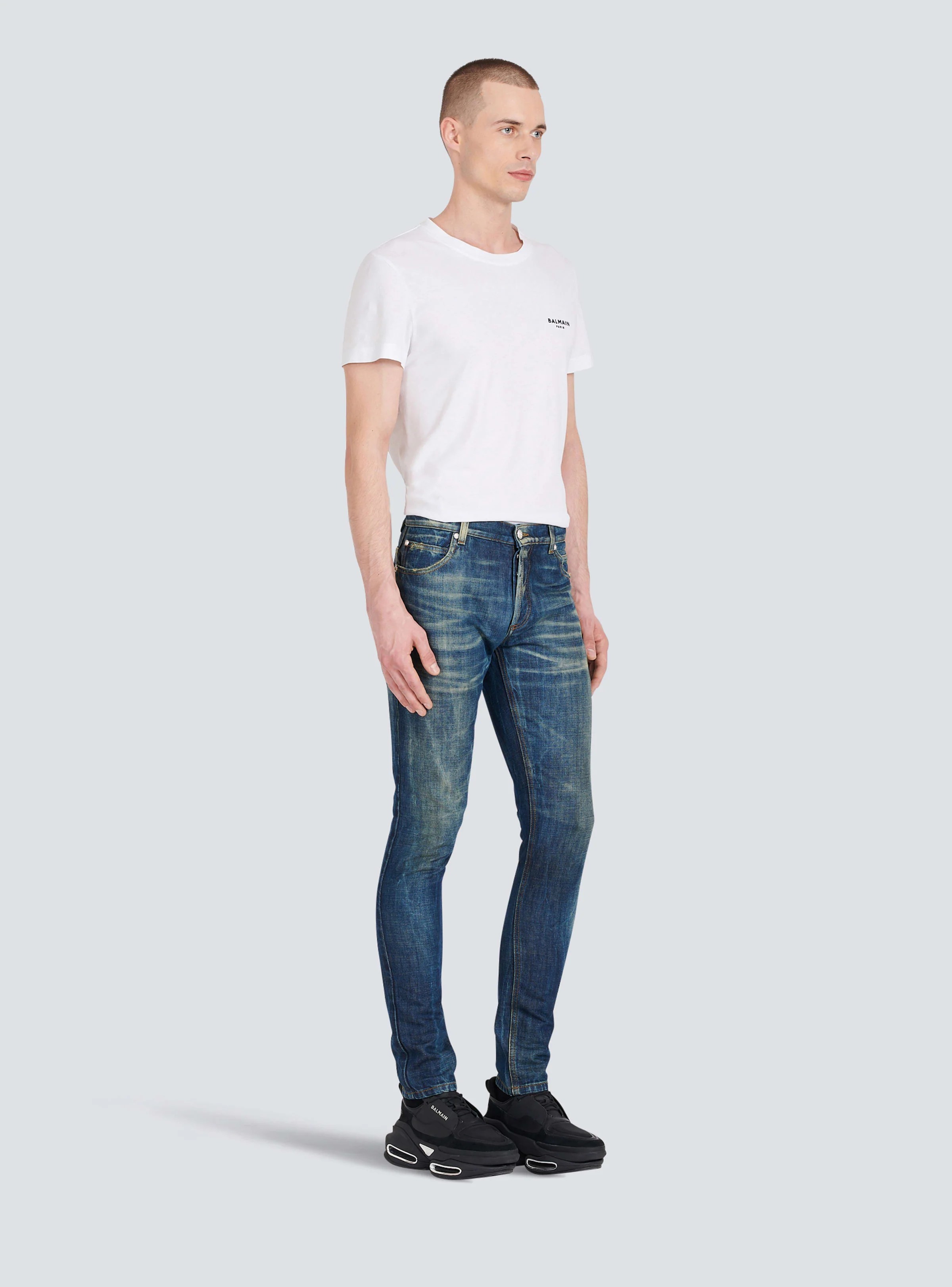 BALMAIN MEN'S BLUE STONEWASH SLIM JEANS - Image 3