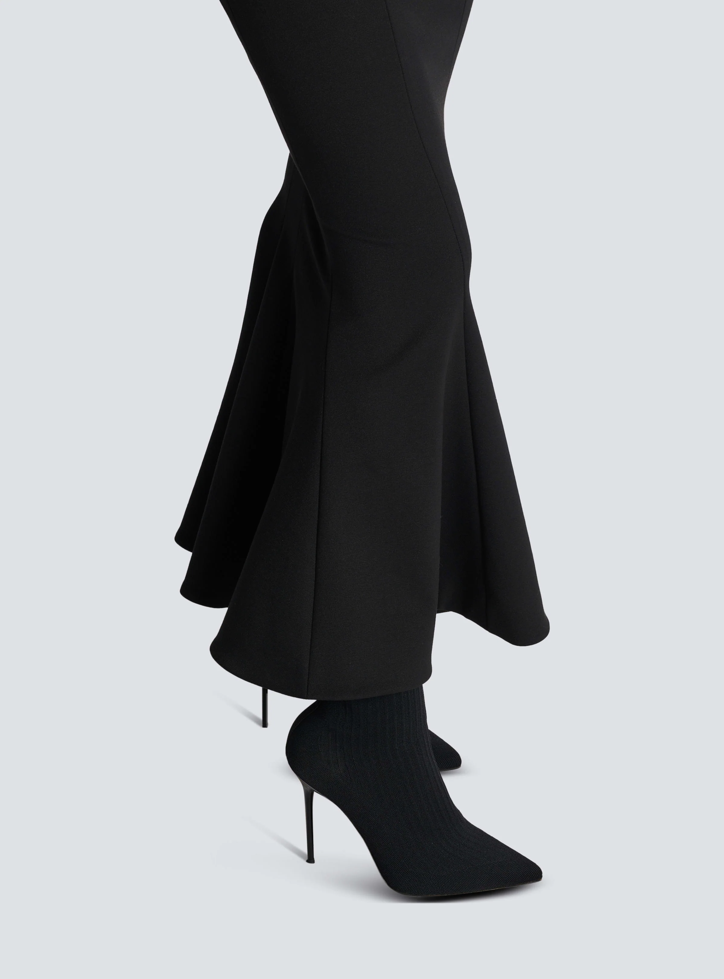BALMAIN WOMEN'S HW 6 BTN STRETCH GDP MIDI SKIRT NWT - Image 5