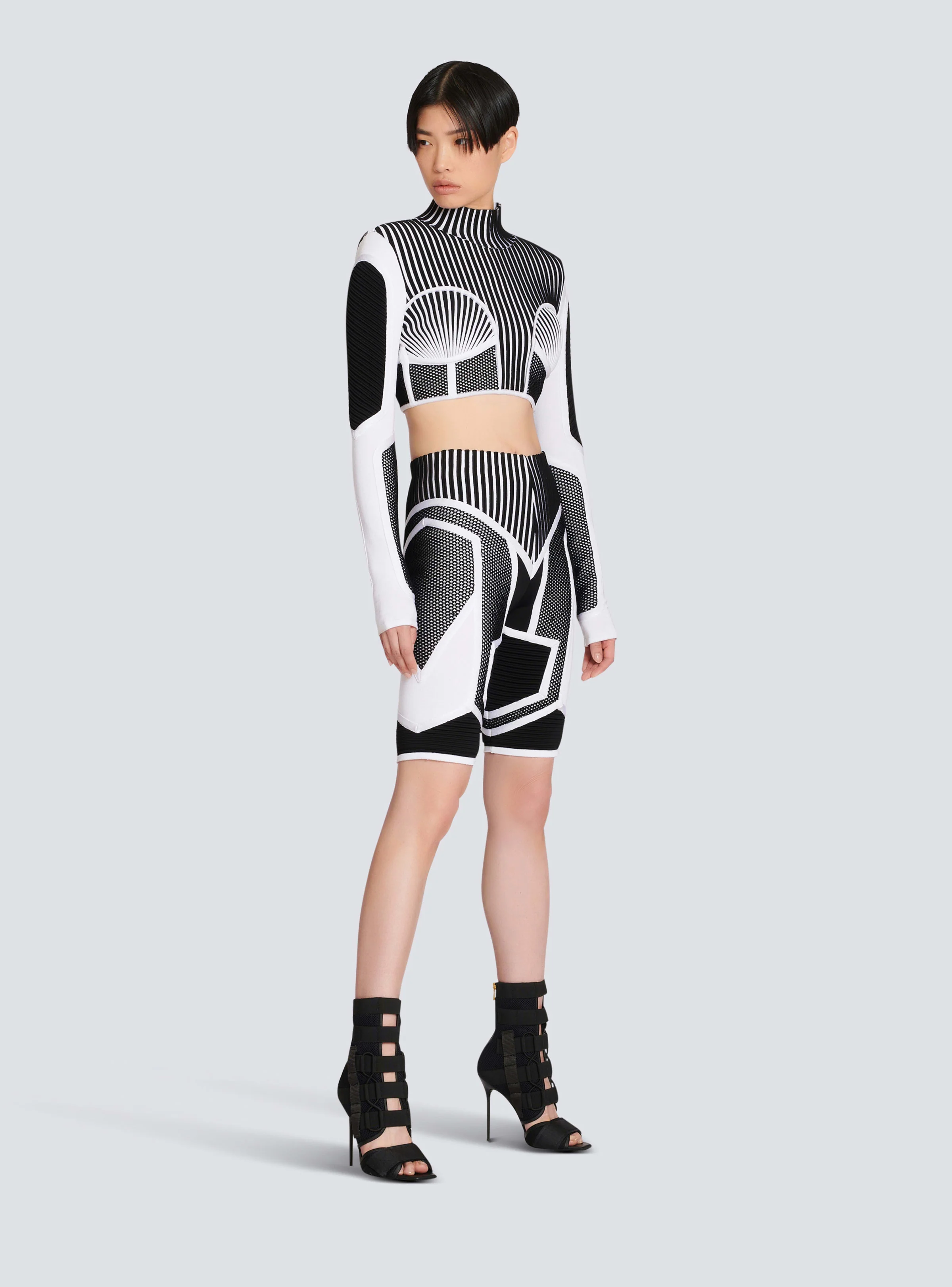 BALMAIN WOMEN'S BLACK AND WHITE KNIT MESH CROPPED TOP - Image 3