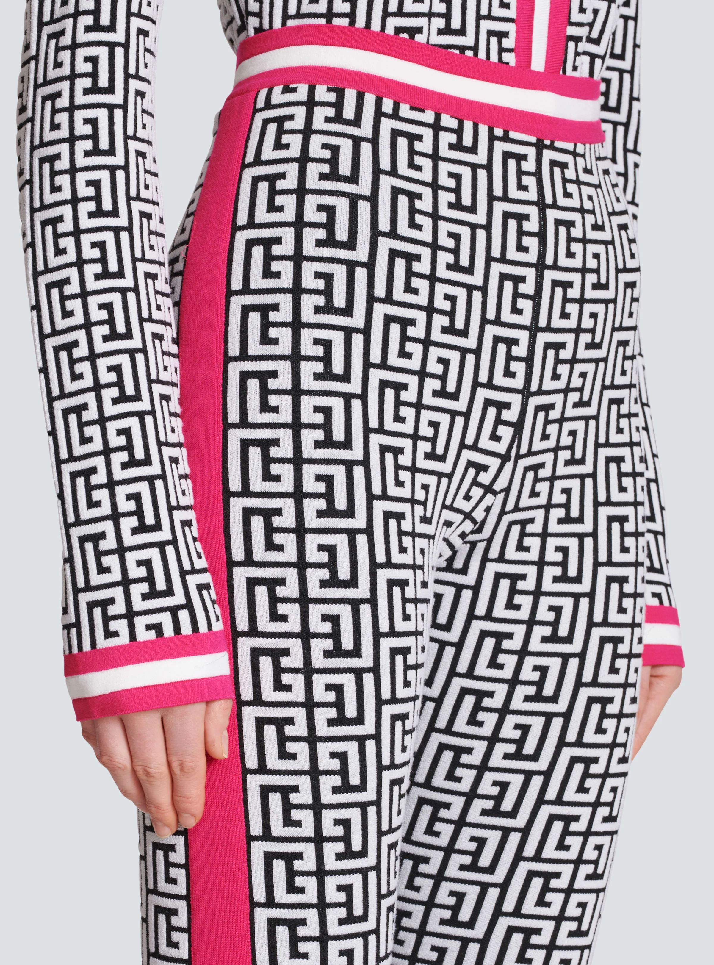BALMAIN WOMEN'S BLACK AND WHITE MONOGRAM KNIT LEGGINGS - Image 6