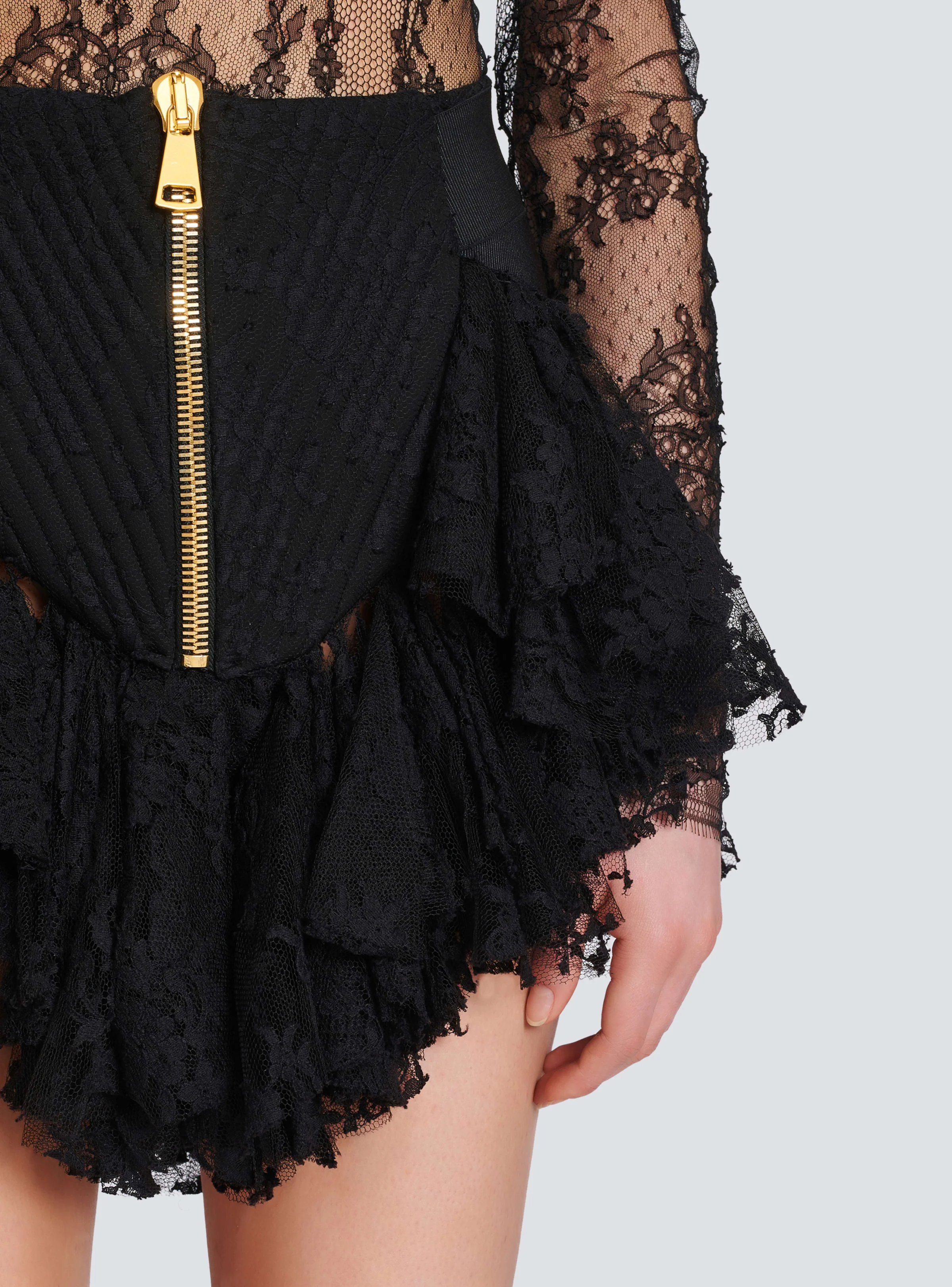 BALMAIN WOMEN'S SHORT ZIPPED SKIRT WITH LACE RUFFLES NWT - Image 4