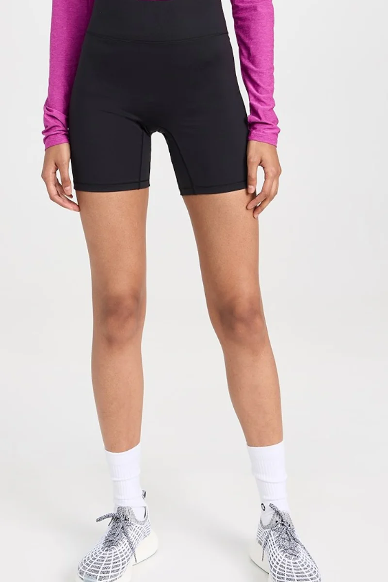 Bandier Center Stage 6IN Biker Short - Black Bnd10212 - Image 3