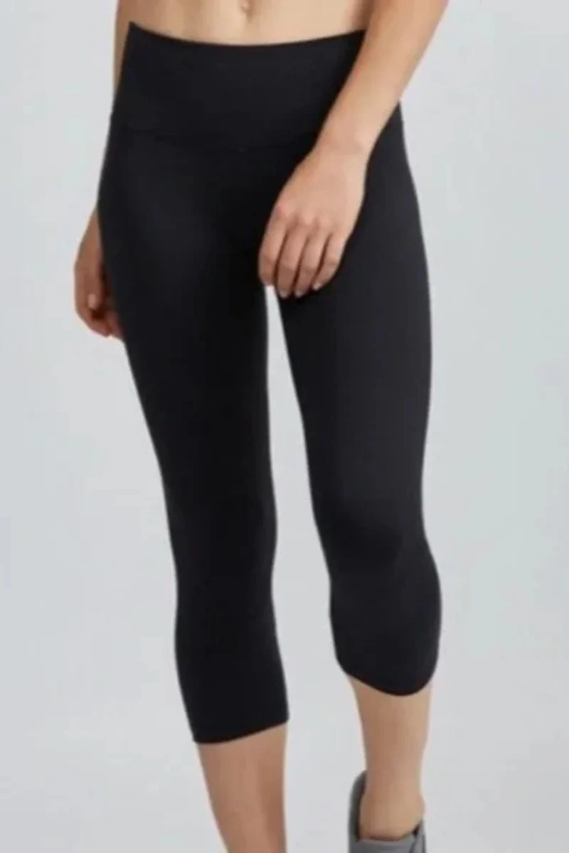 Bandier Center Stage Capri Legging