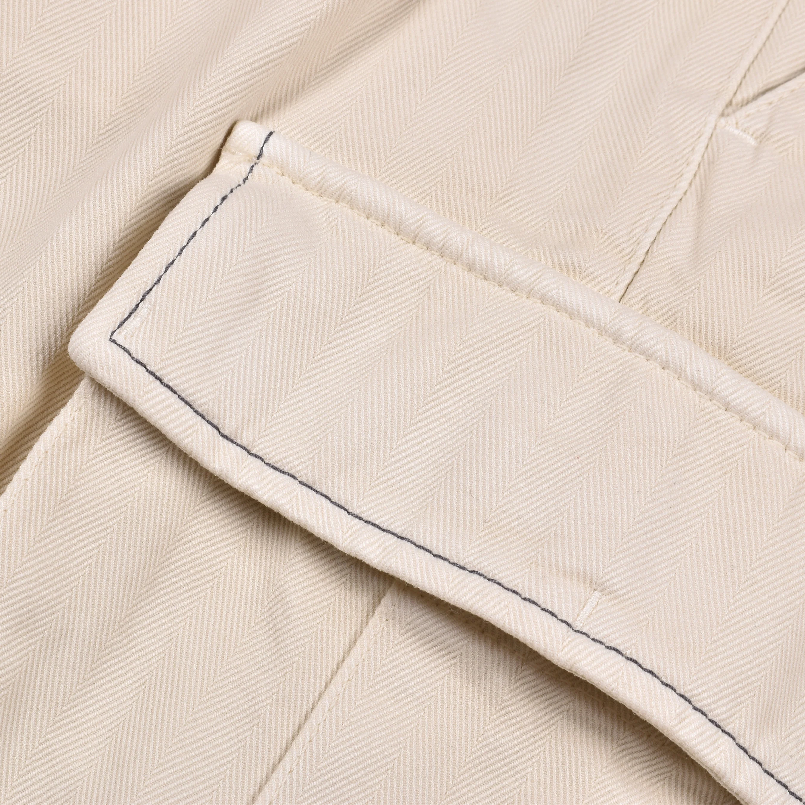 BRUNELLO CUCINELLI MEN'S CASUAL COTTON CARGO STYLE SHORTS - Image 4