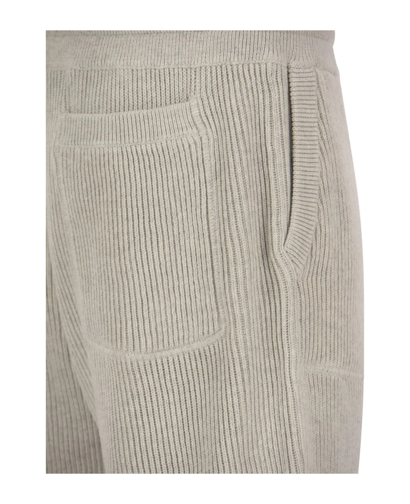 BRUNELLO CUCINELLI MEN'S FOG RIBBED KNIT TROUSERS - Image 4