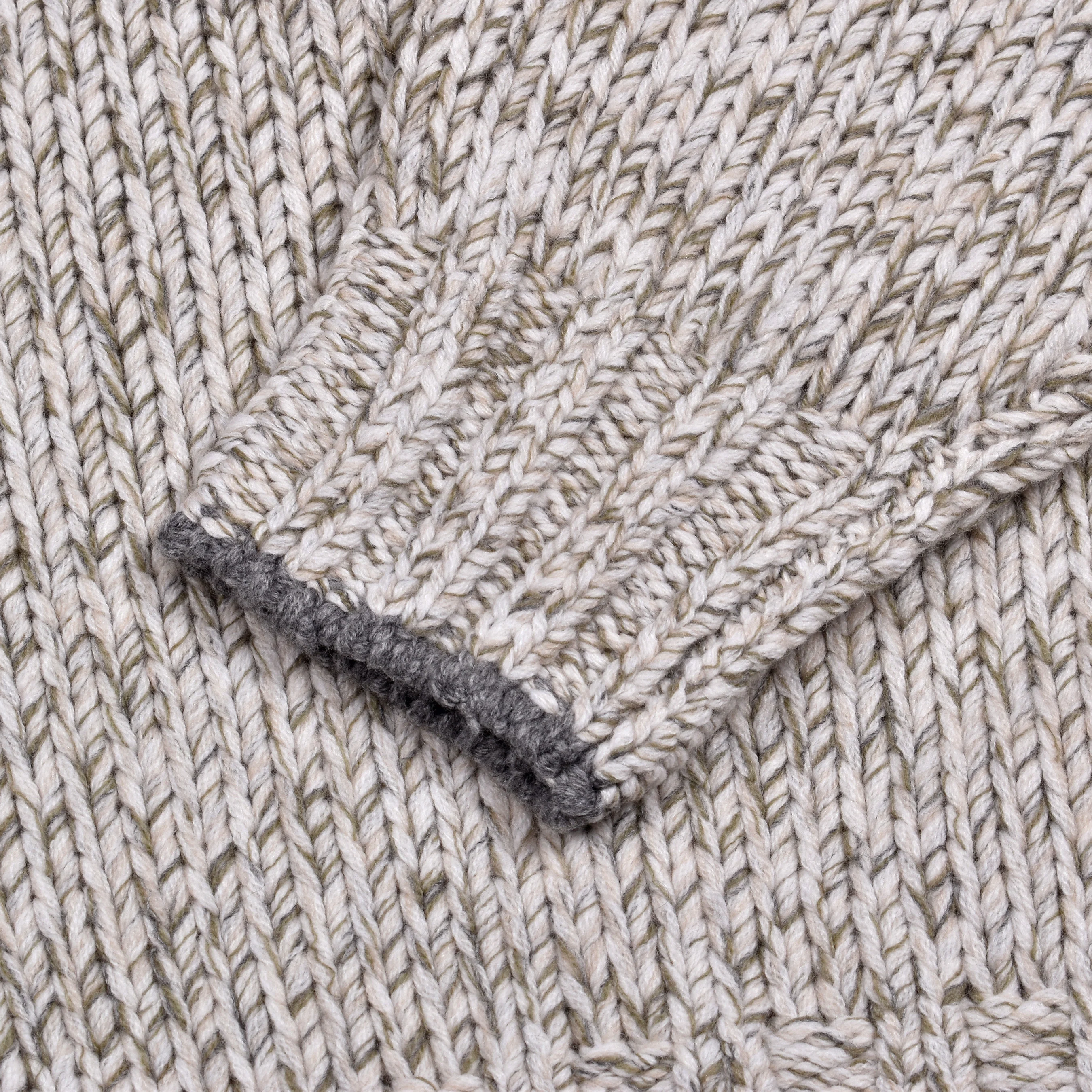 BRUNELLO CUCINELLI MEN'S GRAY CASHMERE KNIT TURTLENECK SWEATER - Image 3