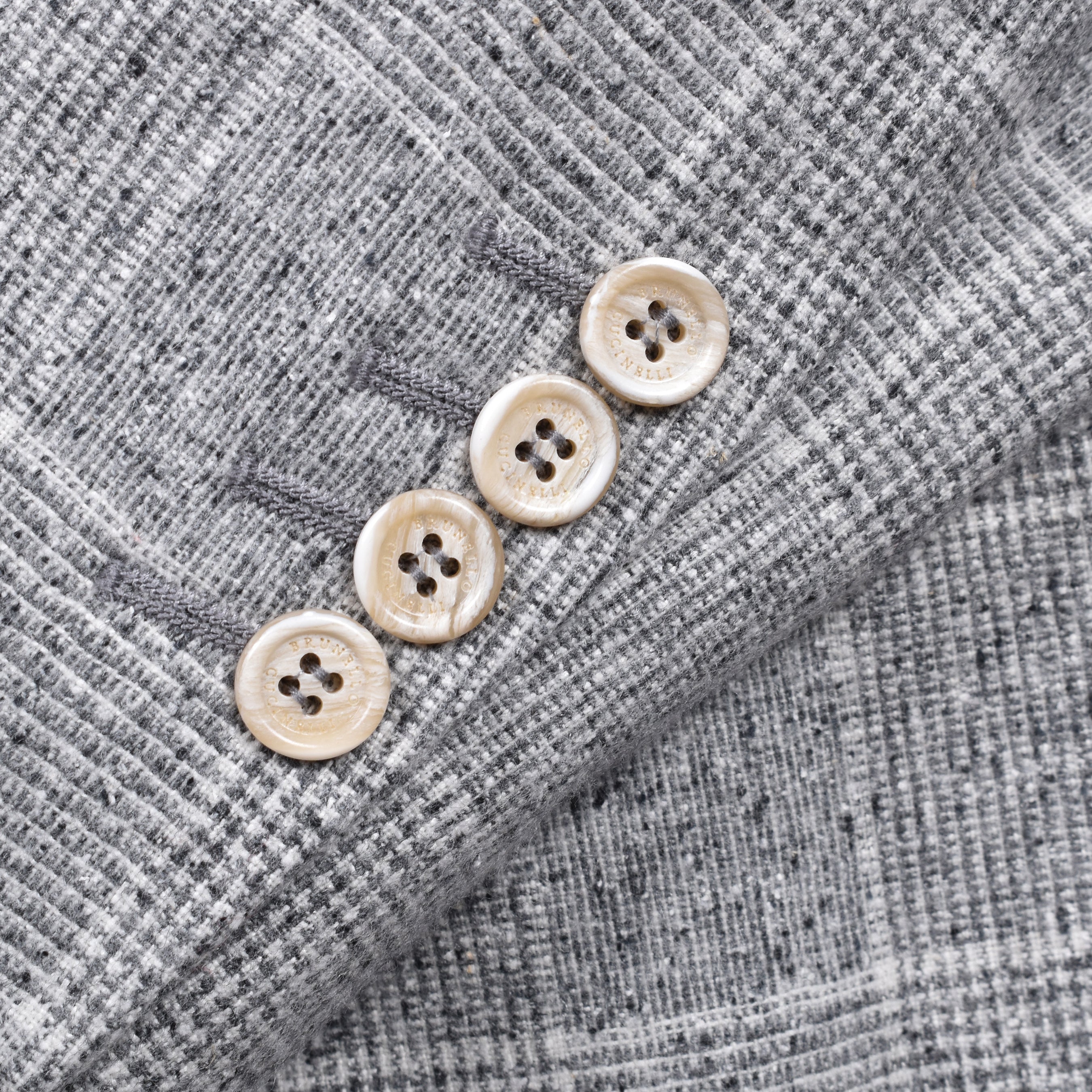 BRUNELLO CUCINELLI MEN'S PEARL GREY WOOL DOUBLE-BREASTED BLAZER - Image 4