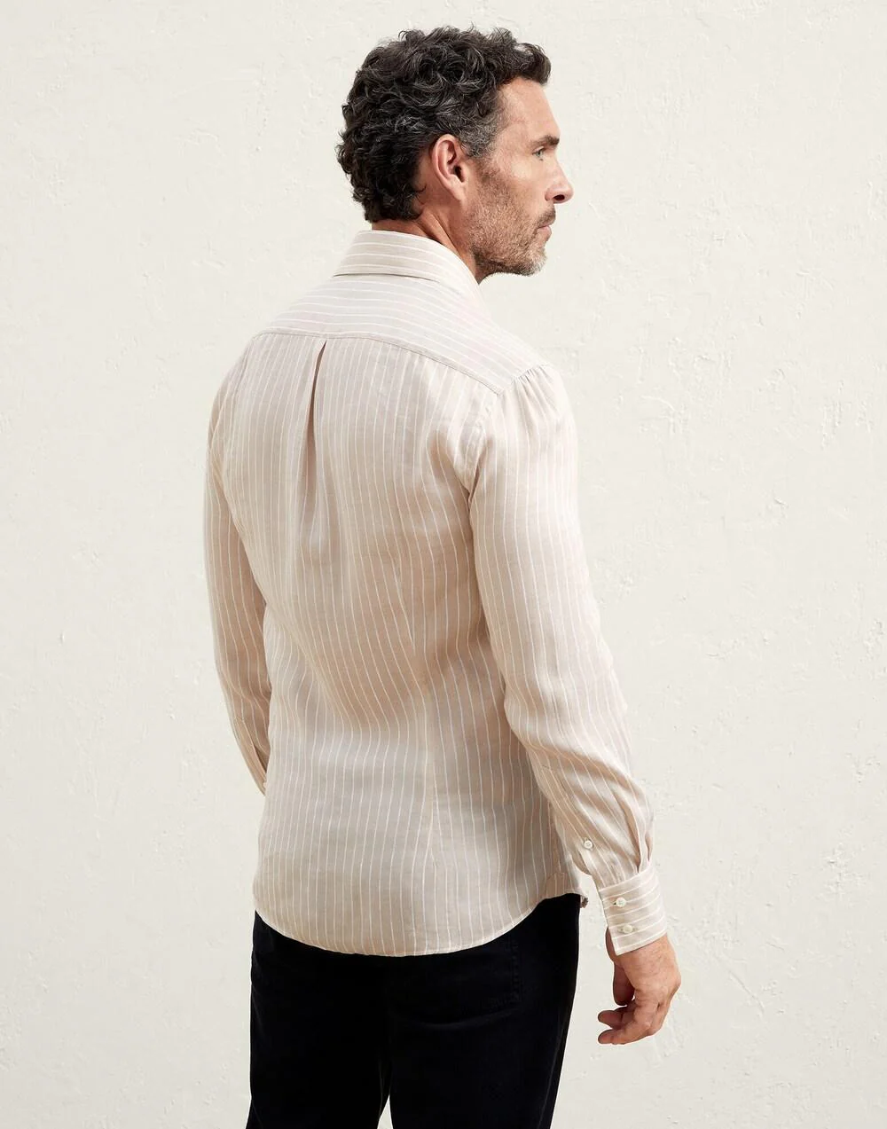 BRUNELLO CUCINELLI MEN'S BEIGE AND WHITE STRIPED SHIRT - Image 4