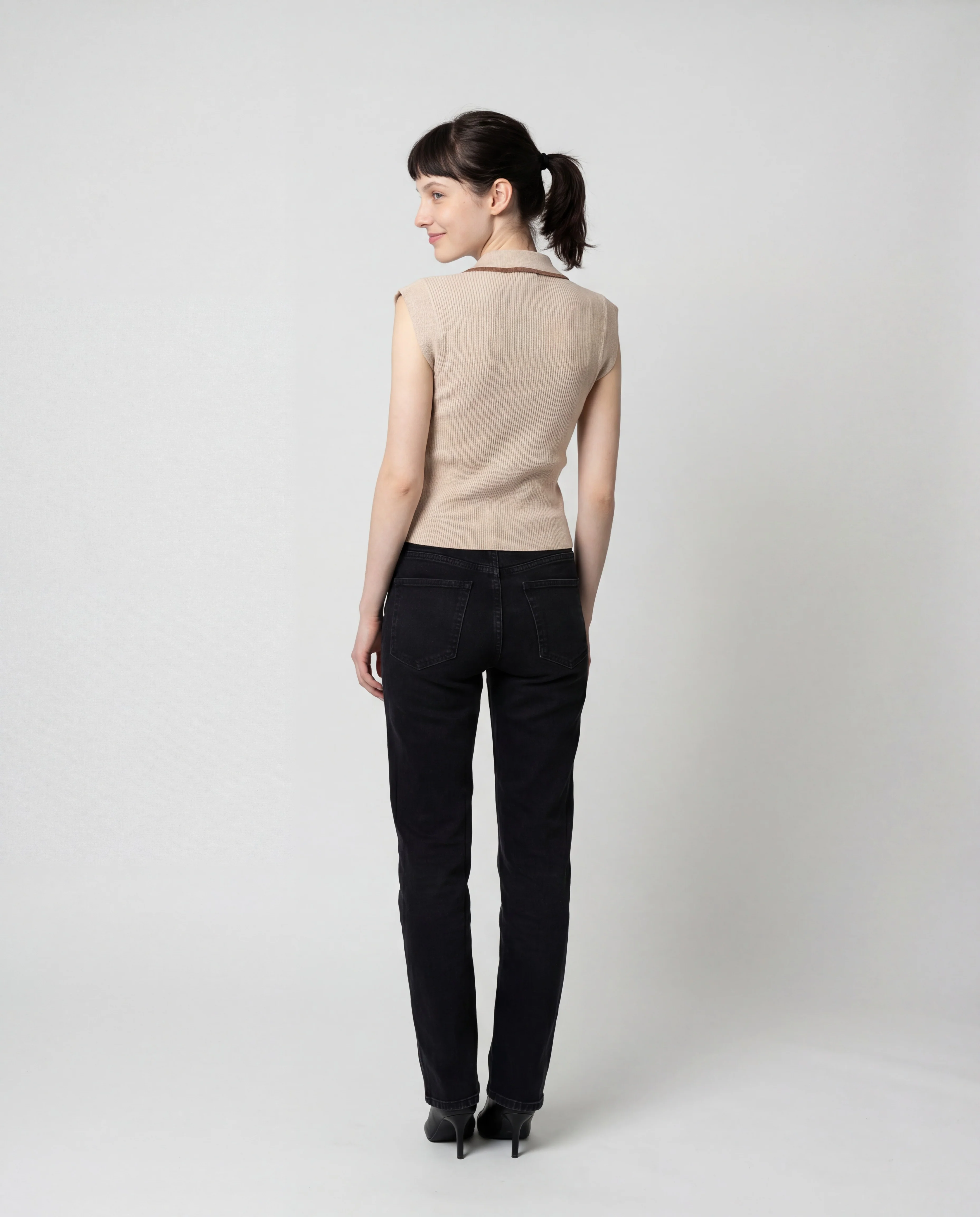 BRUNELLO CUCINELLI WOMEN'S BEIGE CASHMERE SLEEVELESS CARDIGAN - Image 2
