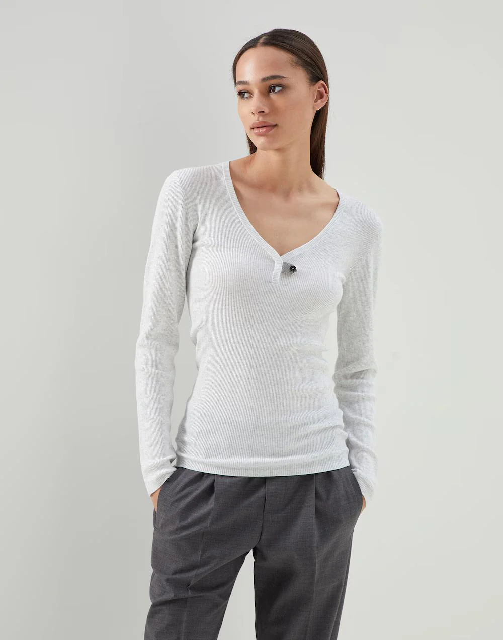 BRUNELLO CUCINELLI WOMEN'S LIGHT GREY RIBBED KNIT TOP