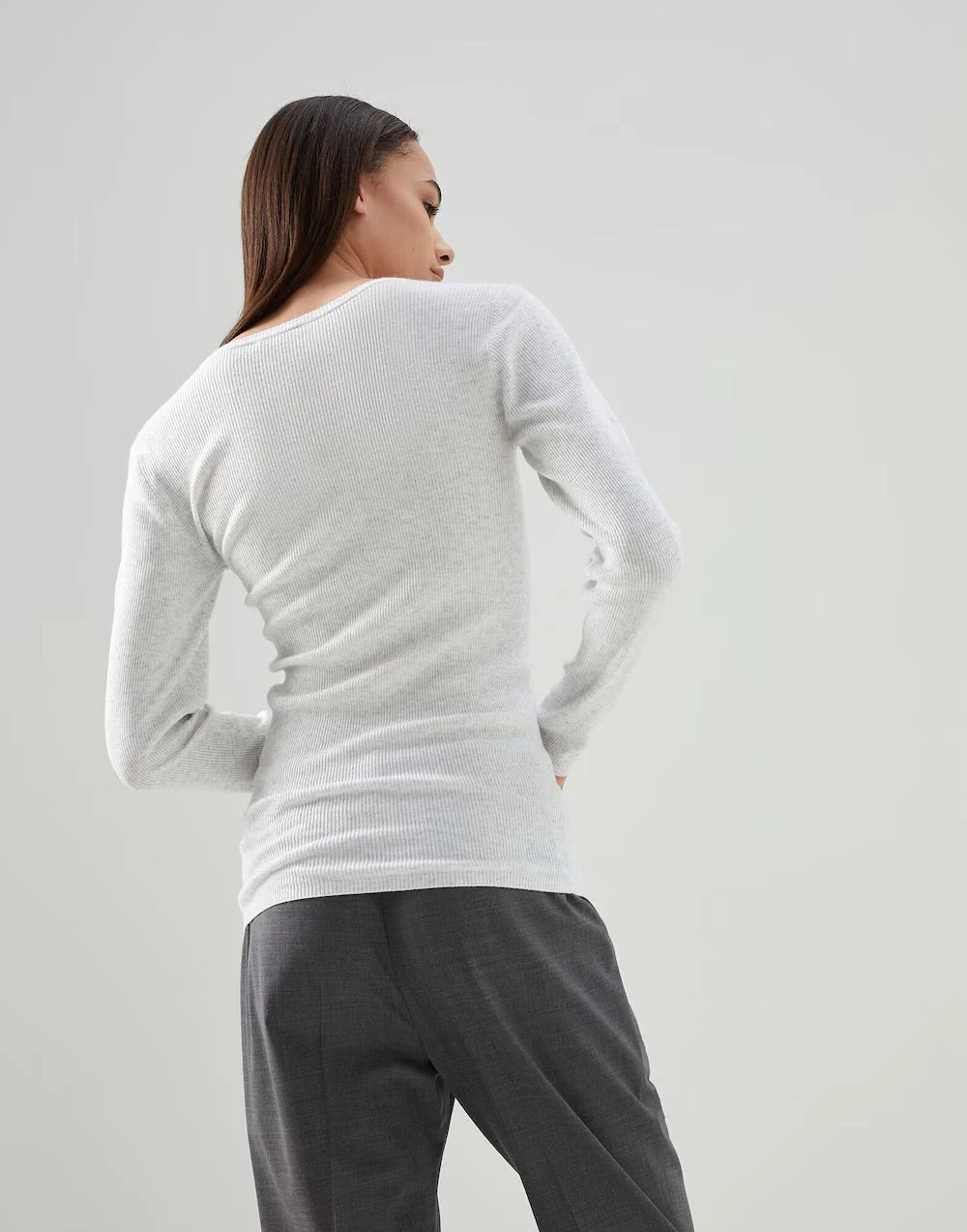 BRUNELLO CUCINELLI WOMEN'S LIGHT GREY RIBBED KNIT TOP - Image 4