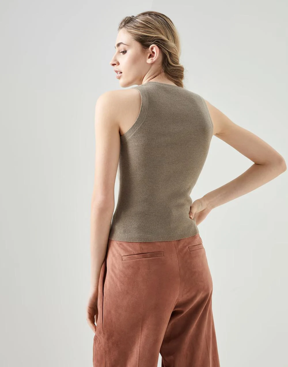 BRUNELLO CUCINELLI WOMEN'S TAUPE RIBBED KNIT TANK TOP - Image 4