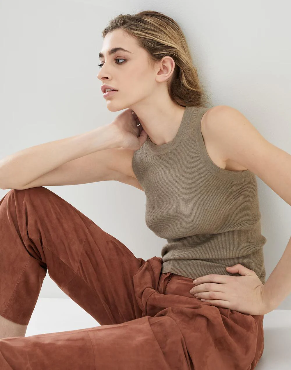 BRUNELLO CUCINELLI WOMEN'S TAUPE RIBBED KNIT TANK TOP - Image 5