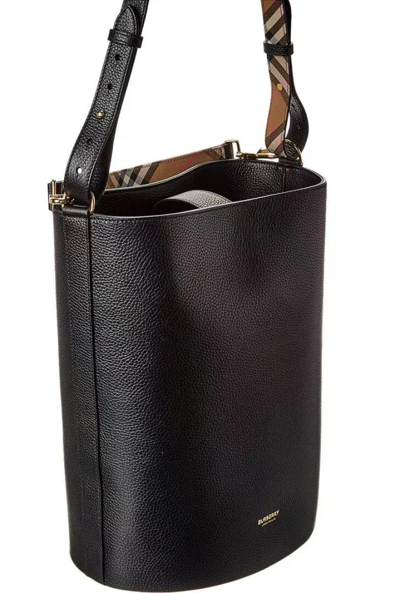 Burberry Leather Bucket Bag In Black