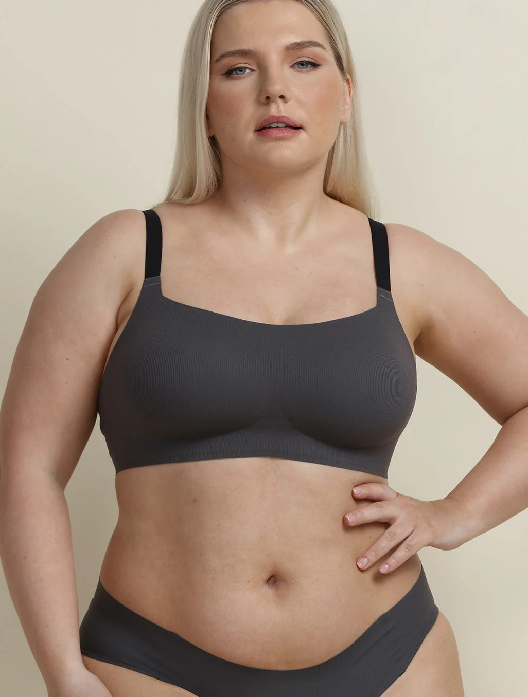 Airlite Breathable Colored Strap Bra with Vertical Stripes - Image 4