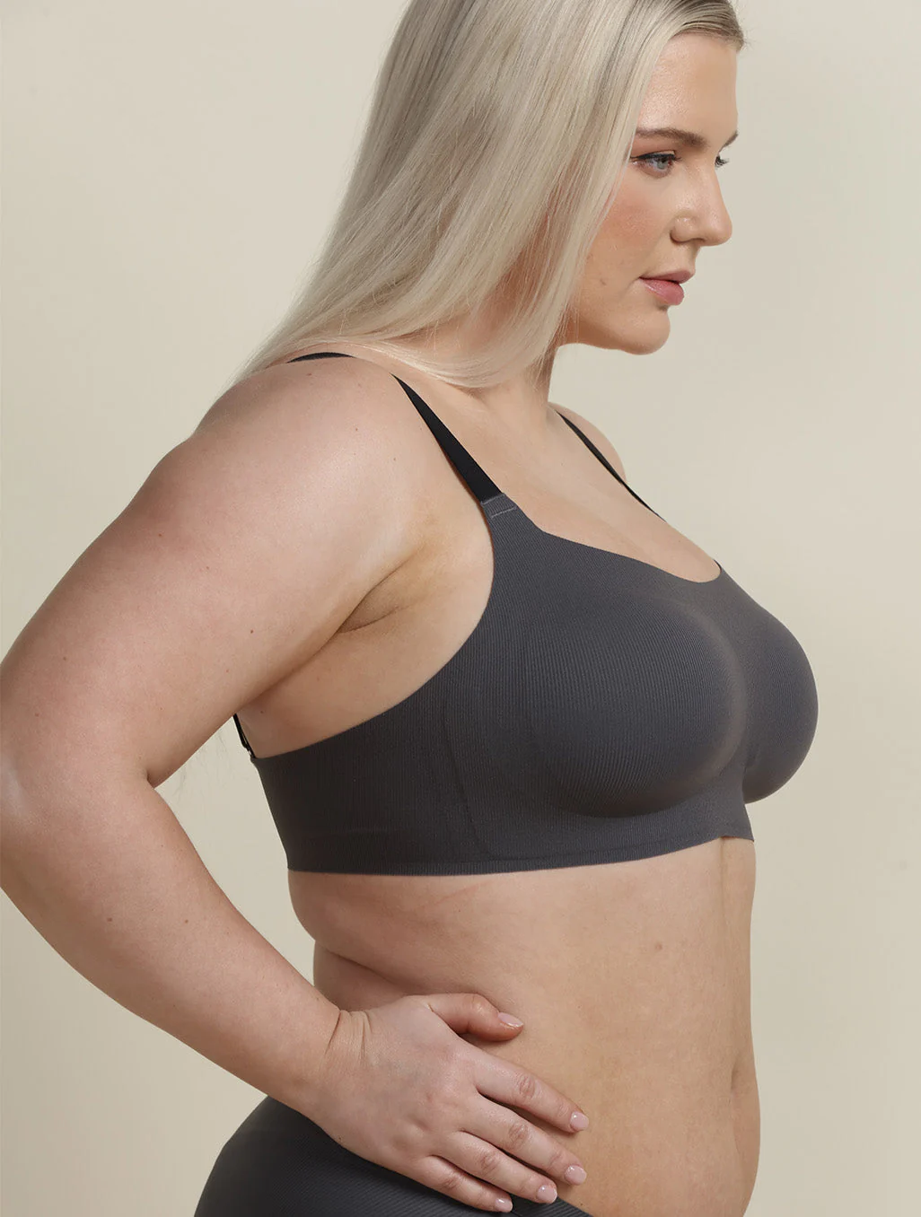 Airlite Breathable Colored Strap Bra with Vertical Stripes - Image 5