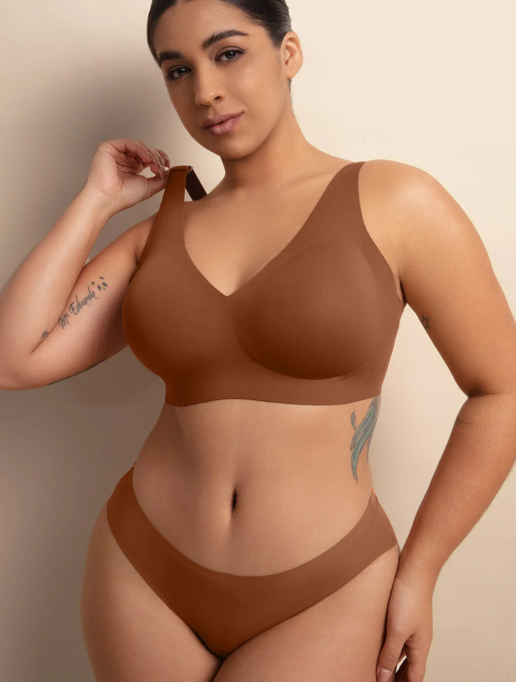 Cloud Soft Deep V Wireless Comfort Bra - Image 6