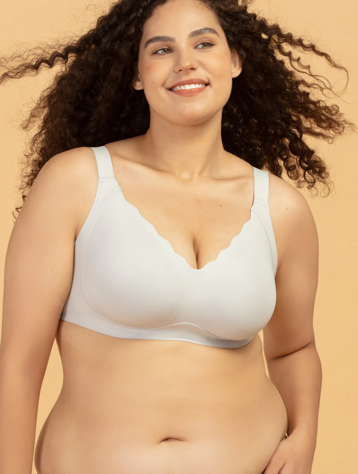 Airlite Plunge Bra with Scallop Edges - Image 10