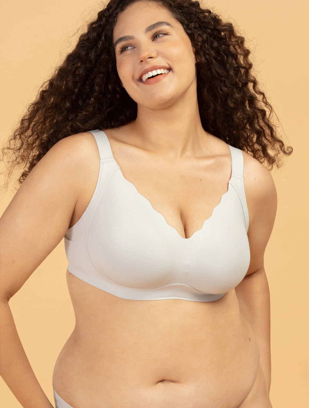 Airlite Plunge Bra with Scallop Edges - Image 13