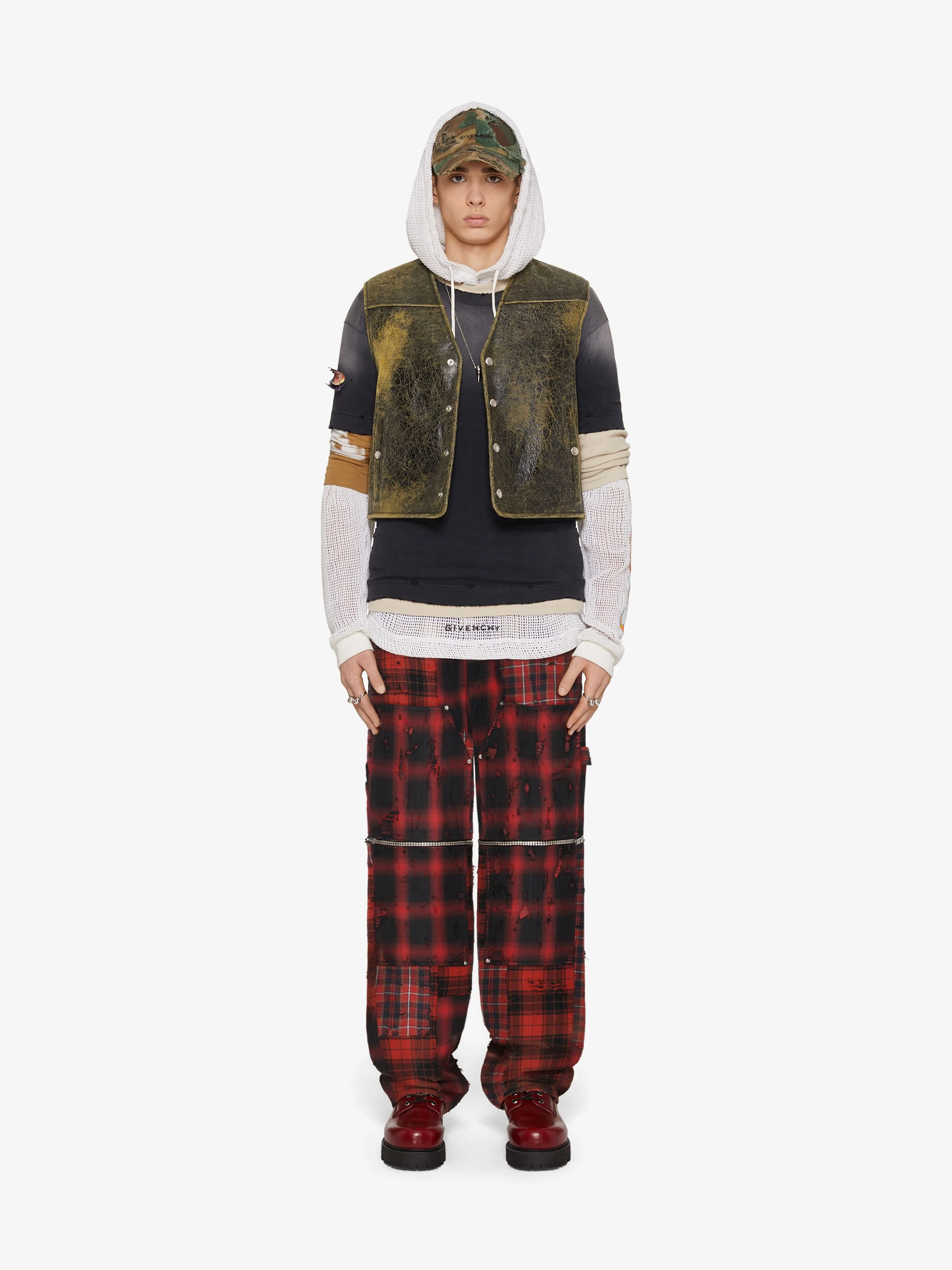 GIVENCHY MEN'S RED BLACK PLAID ZIP-OFF TROUSERS - Image 2