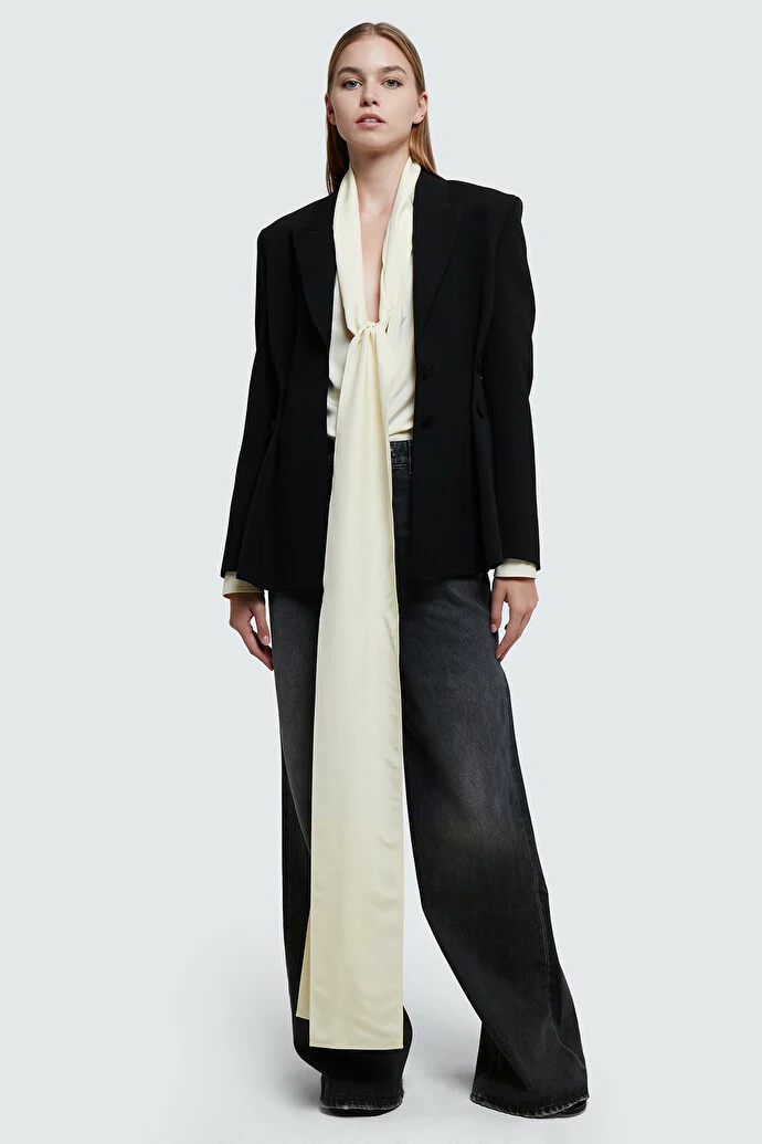 GIVENCHY WOMEN'S BLACK TAILORED BUTTON JACKET