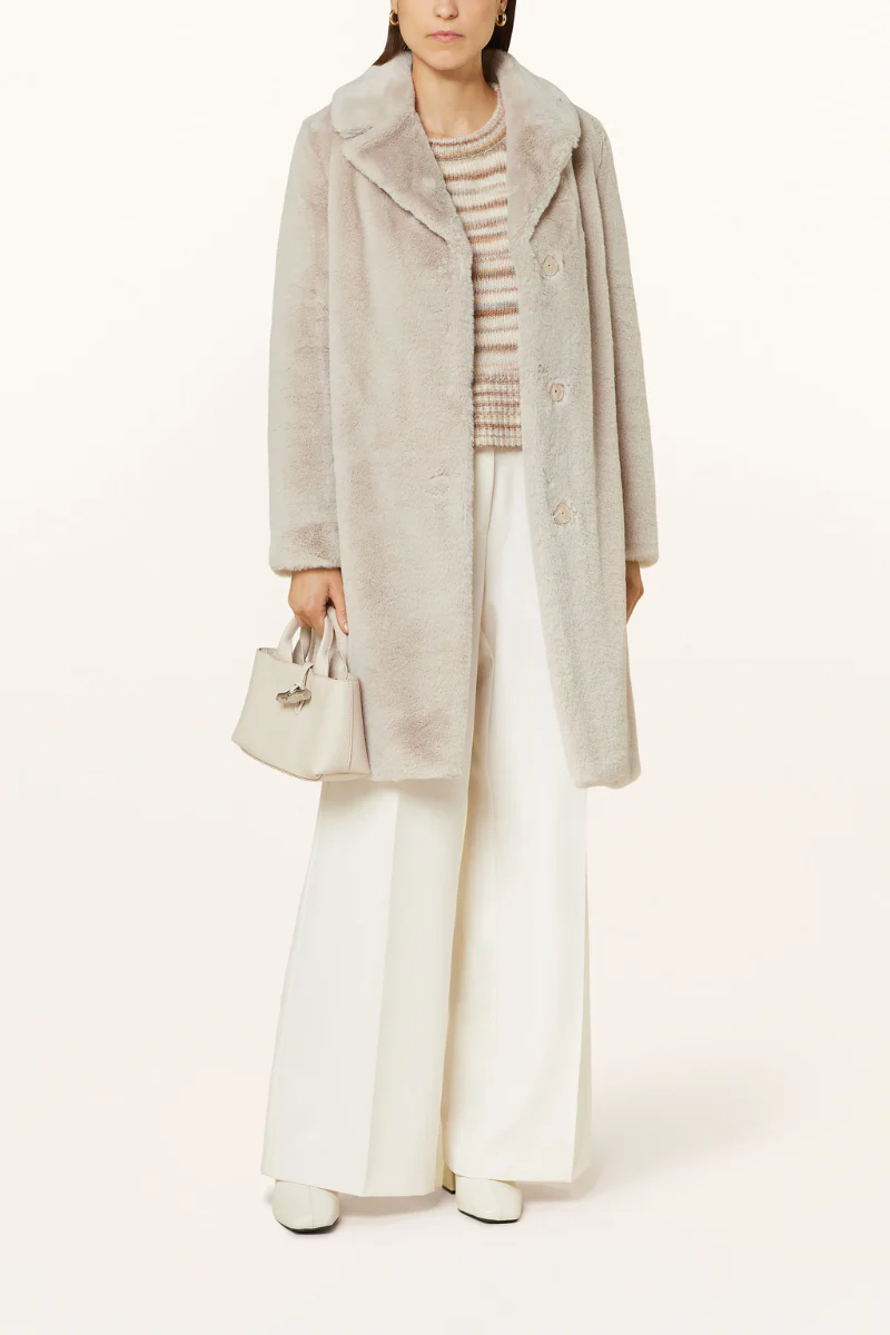 Herno Women's Beige Faux Fur Coat - Image 3