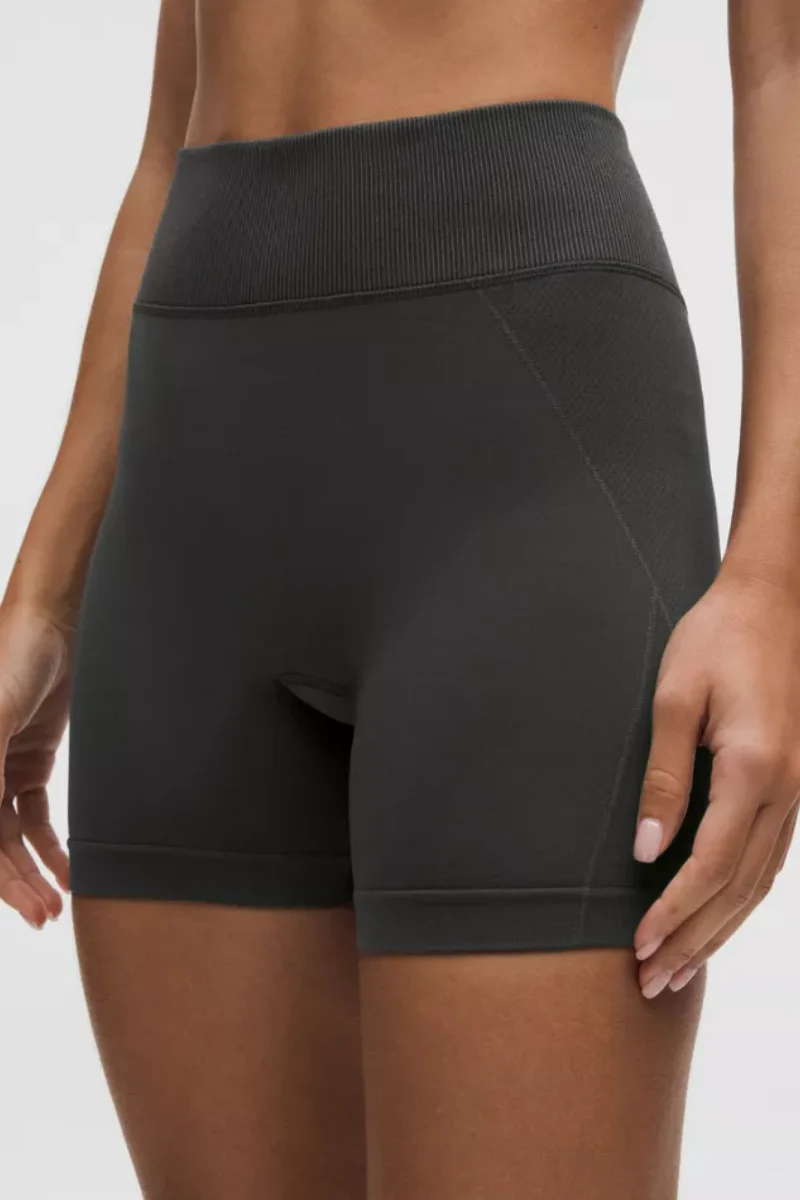 Lululemon Get Low HR Training Short 5" BLK/GGRE - Image 2
