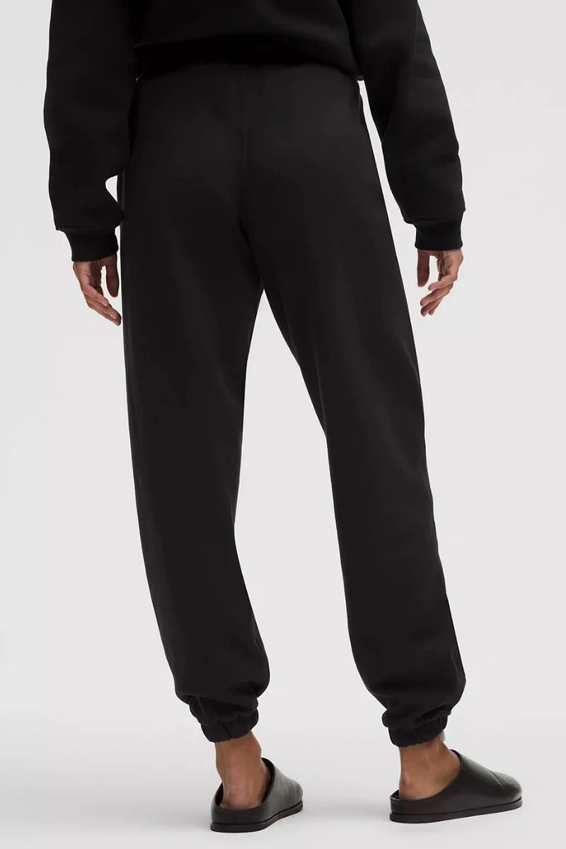 Lululemon Scuba Mid-Rise Oversized Jogger
Regular-Black - Image 2