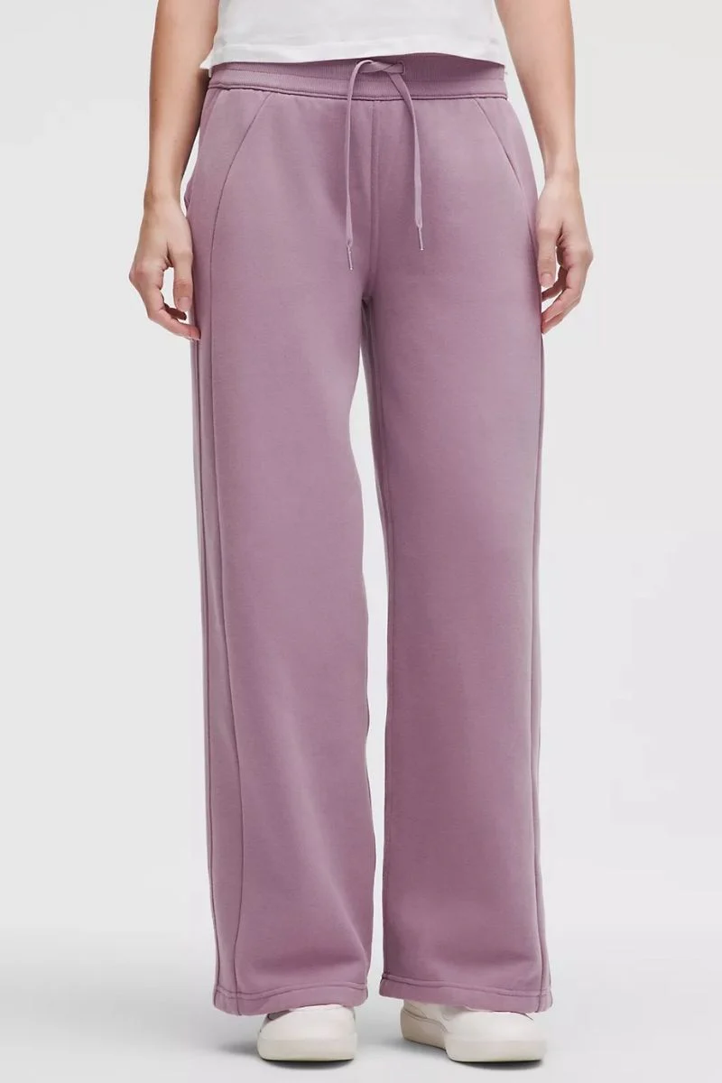 Lululemon Scuba Mid-Rise Wide-Leg Pant
Regular-Lavender Lux