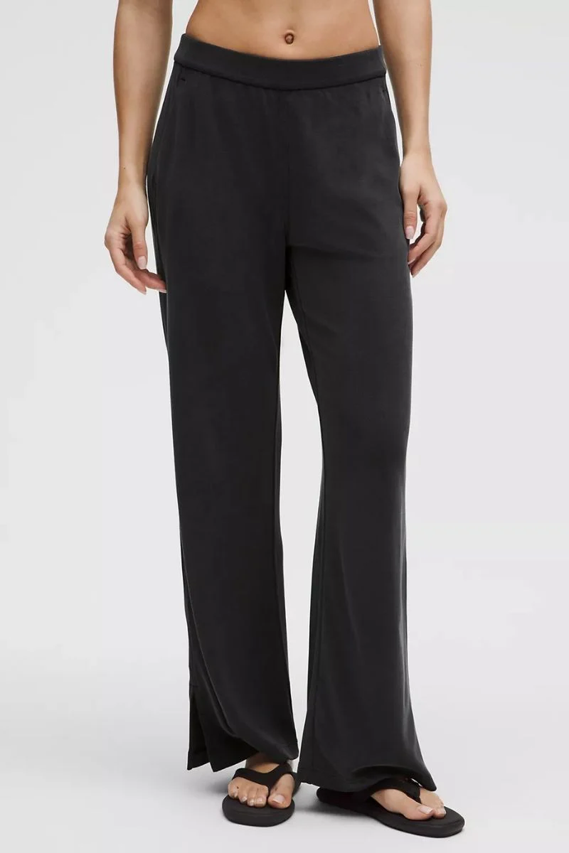 Lululemon Softstreme High-Rise Wide-Leg Pique Pant
Regular-Black