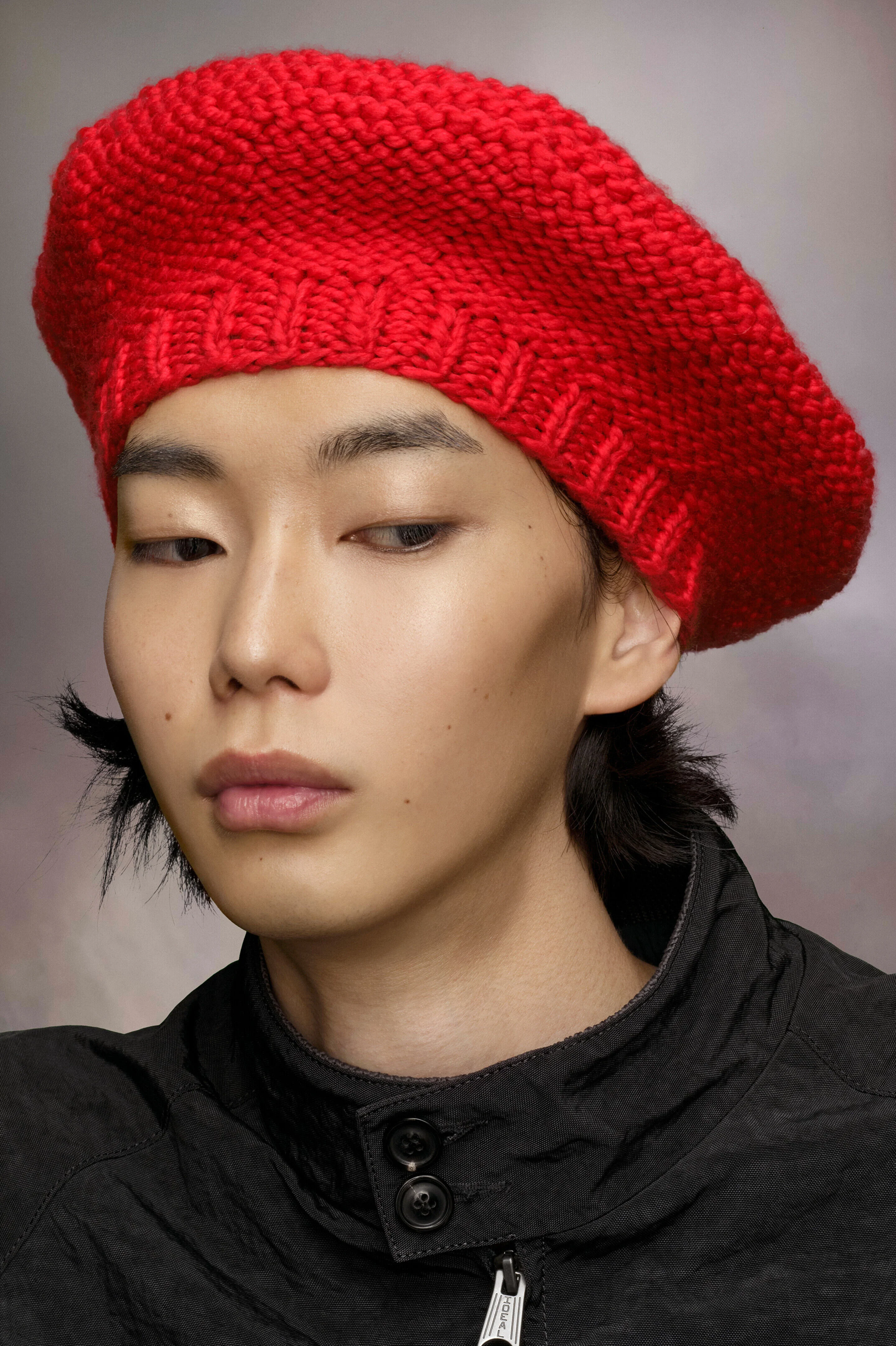 MAISON MARGIELA MEN'S RED KNITTED BERET - Image 2
