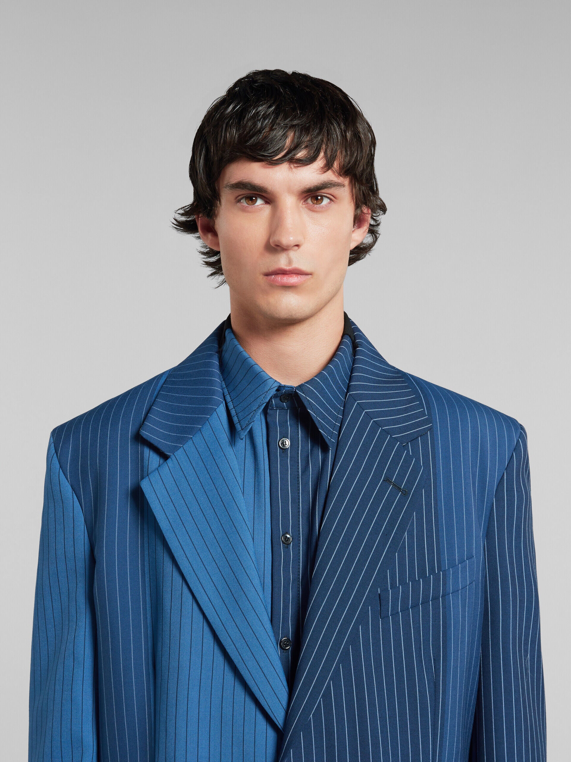 MARNI MEN'S BLUE PINSTRIPE TAILORED BLAZER - Image 4