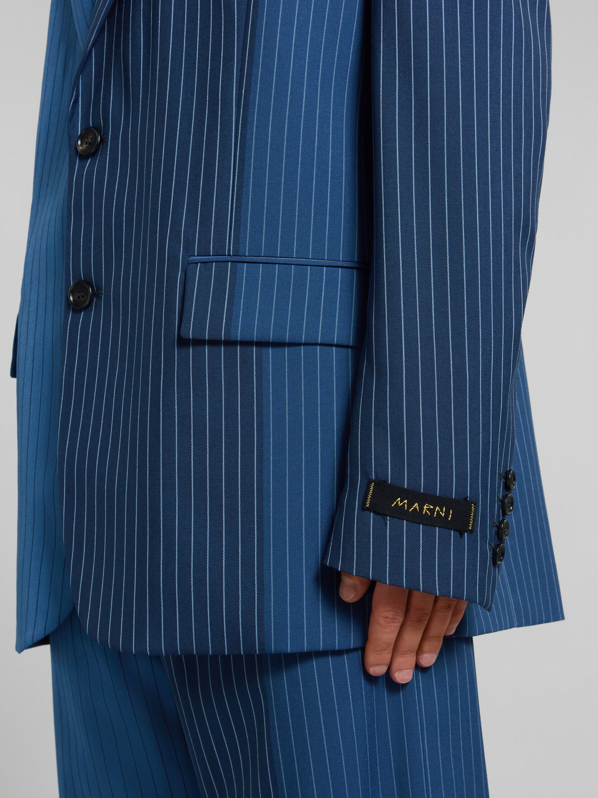 MARNI MEN'S BLUE PINSTRIPE TAILORED BLAZER - Image 5