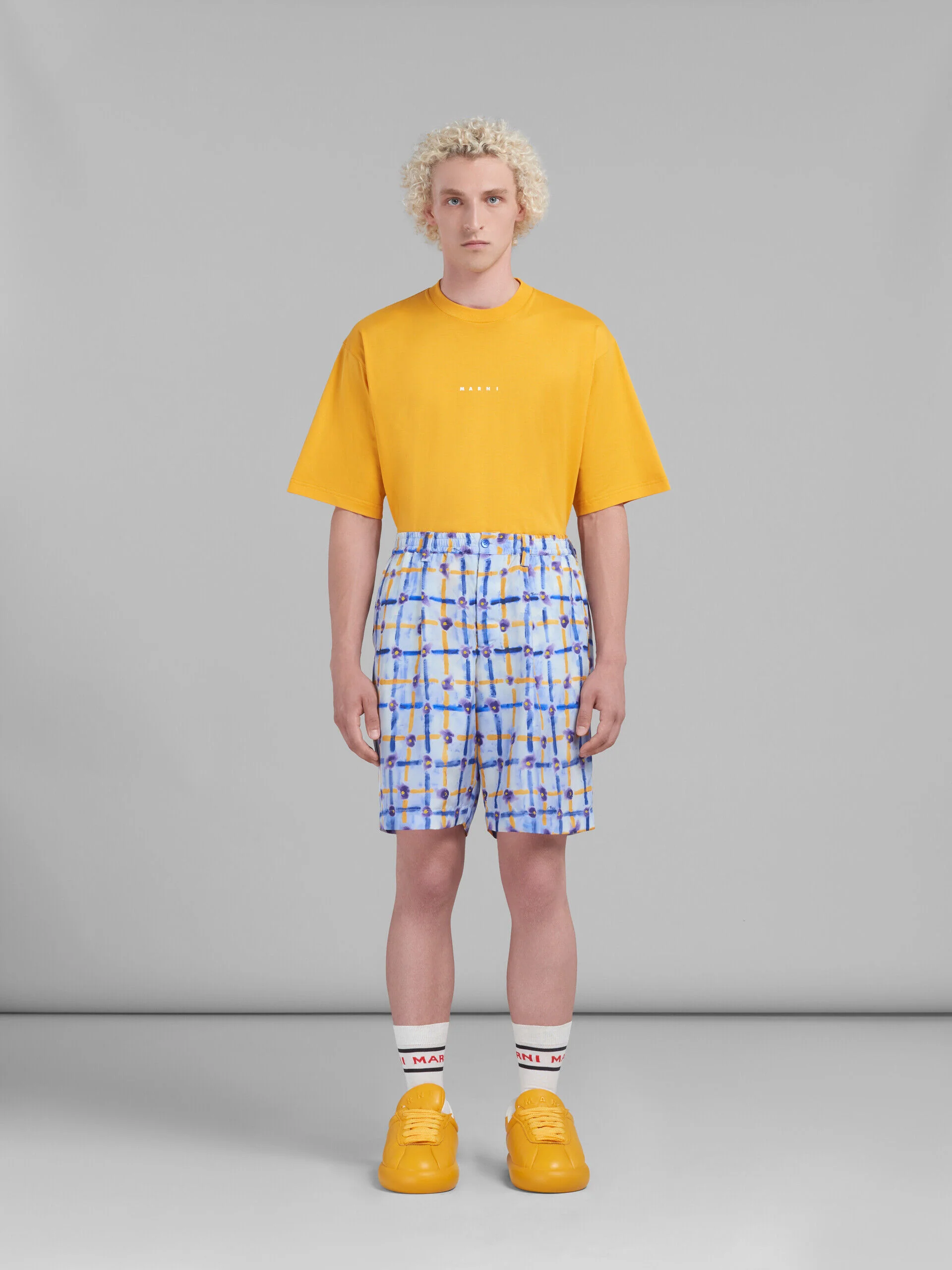 MARNI MEN'S LIGHT BLUE PATTERNED TAILORED SHORTS - Image 2
