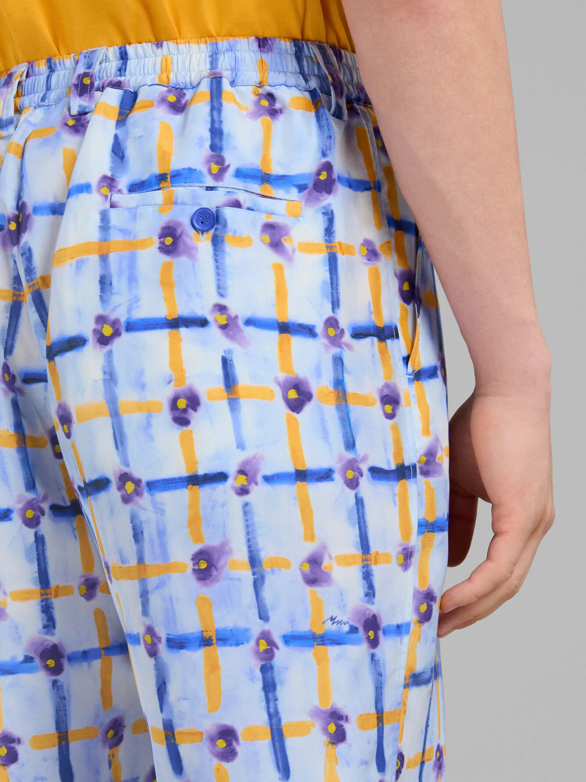 MARNI MEN'S LIGHT BLUE PATTERNED TAILORED SHORTS - Image 4